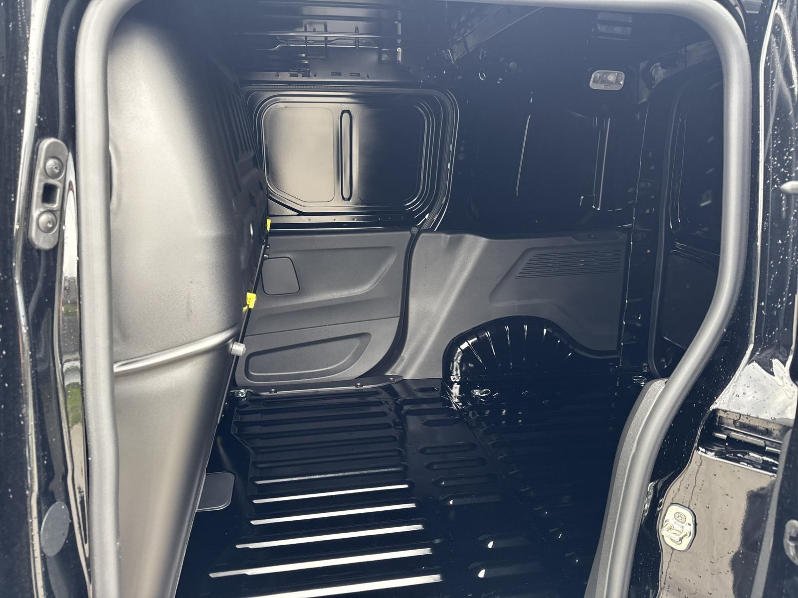 TOYOTA Proace City Van EV 50 kWh Active Medium-image-12