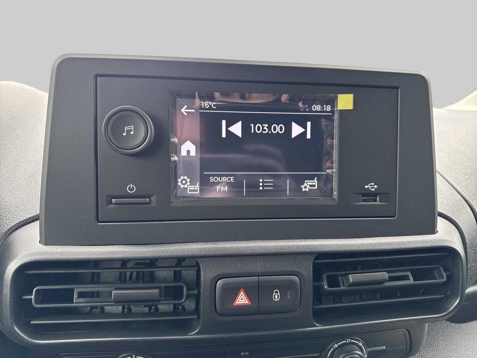 TOYOTA Proace City Van EV 50 kWh Active Medium-image-7