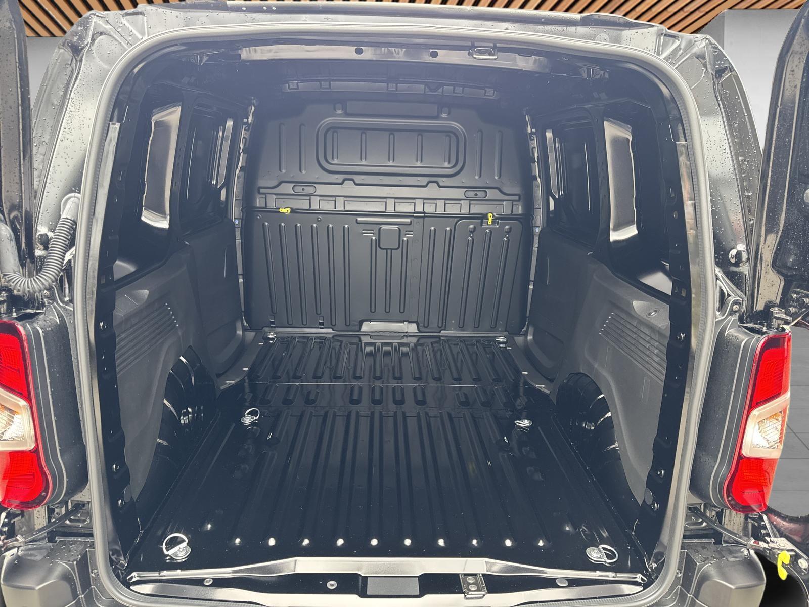TOYOTA Proace City Van EV 50 kWh Active Medium-image-13