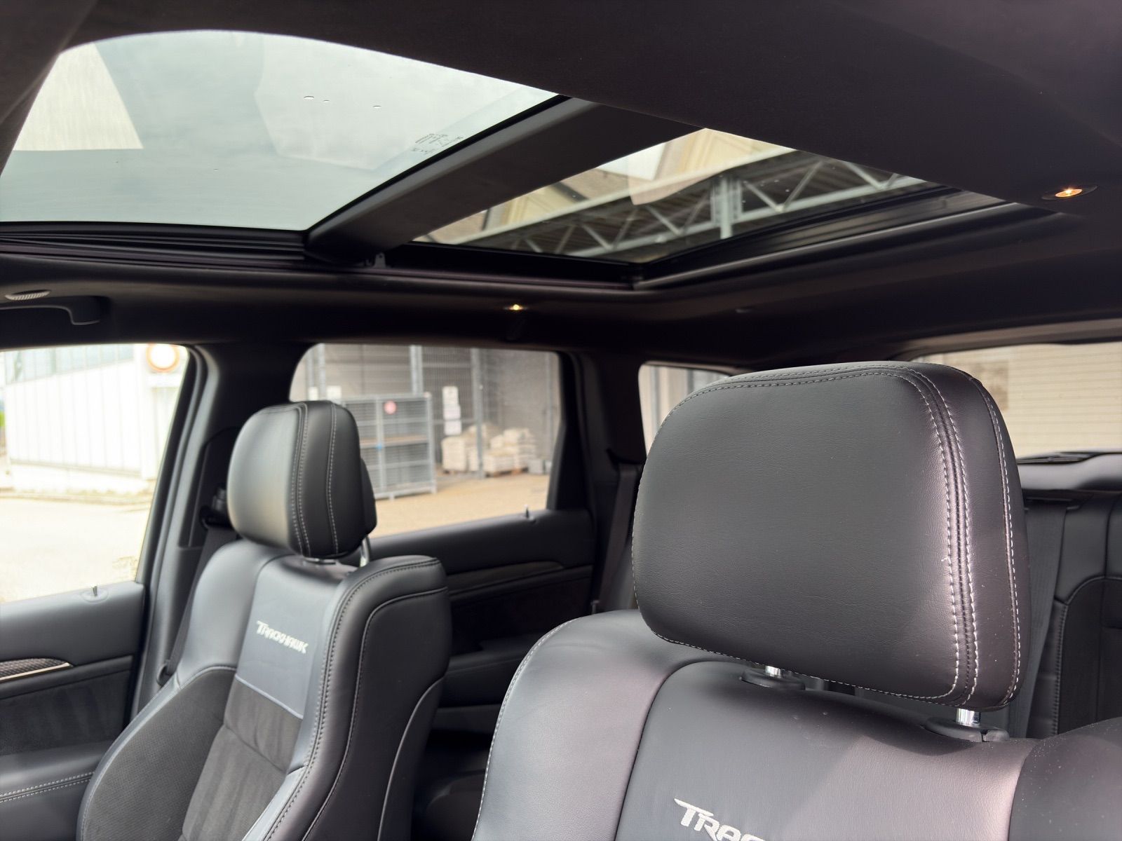 JEEP Grand Cherokee 6.2 V8 HEMI Trackhawk Automatic-image-18