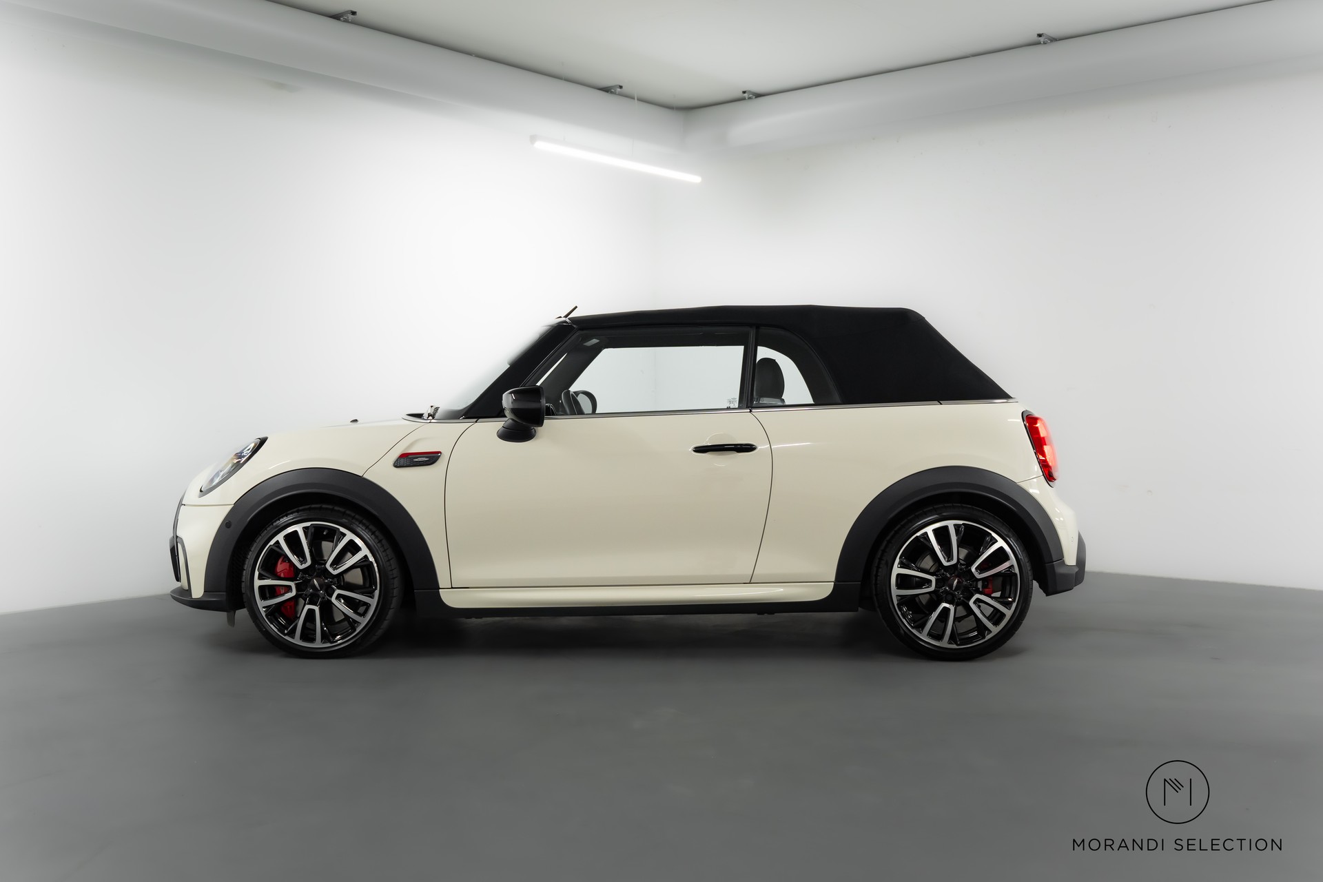 MINI Cabrio F57 2.0i John Cooper Works SAG-showroom-element-1