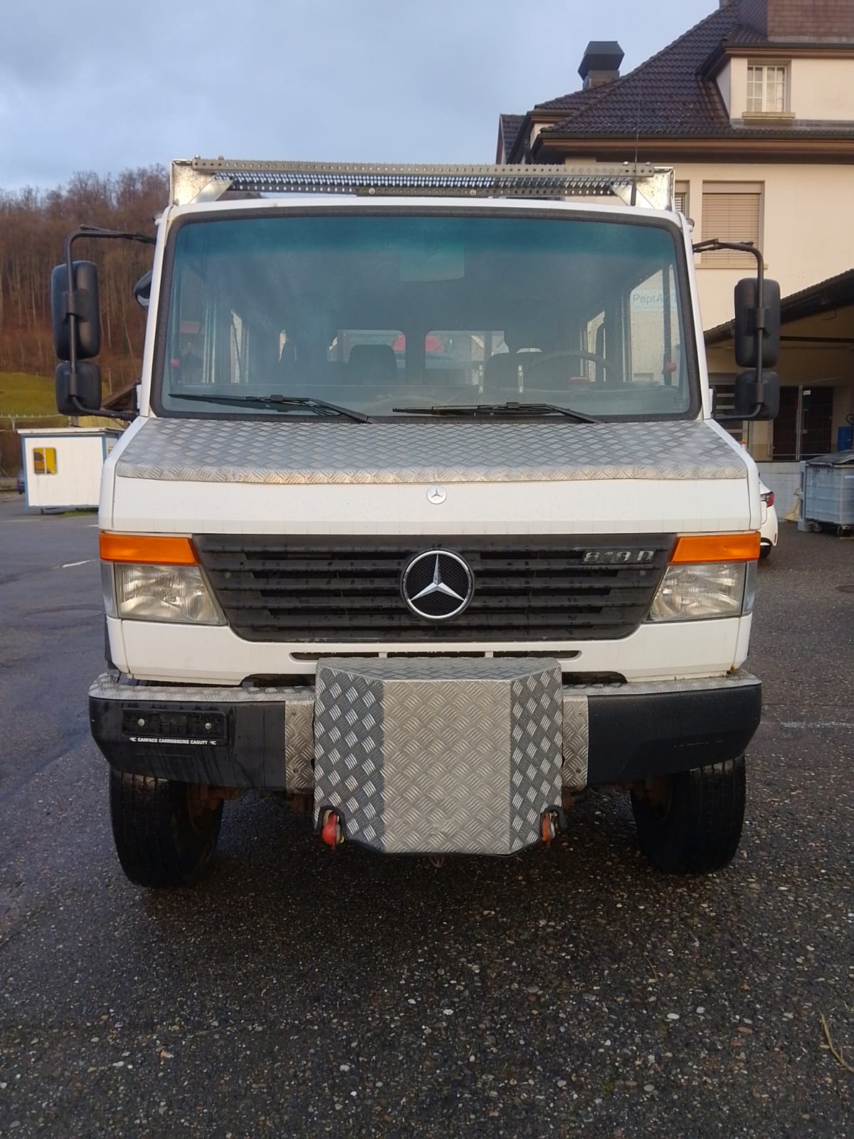 MERCEDES-BENZ Vario 818DA-image-7