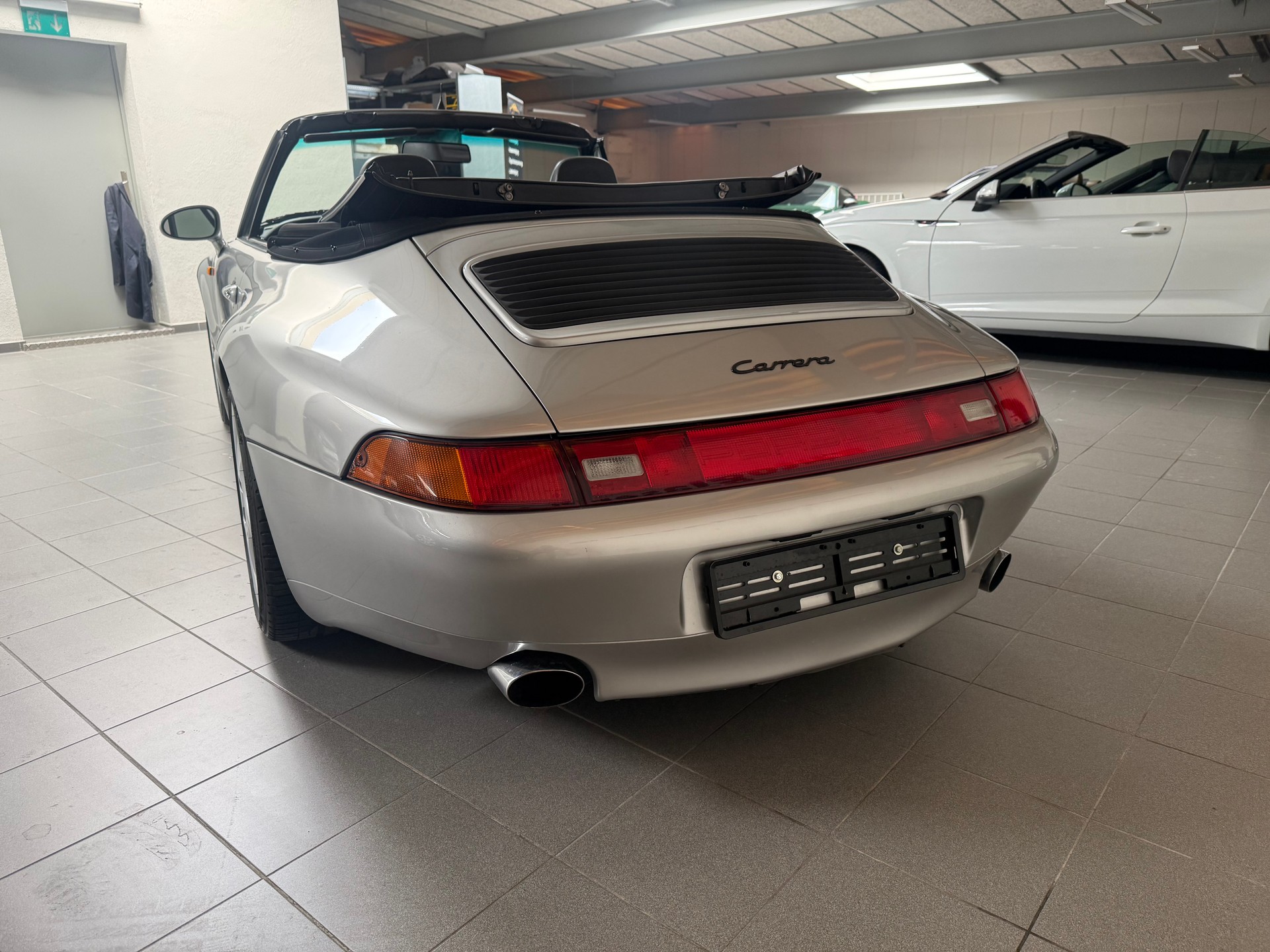 PORSCHE 911 Carrera Cabrio-image-5