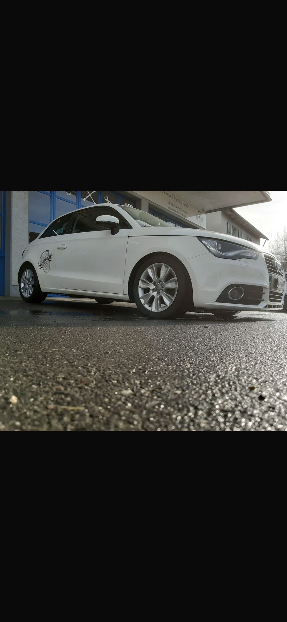 AUDI A1 1.6 TDI Ambition-image-2