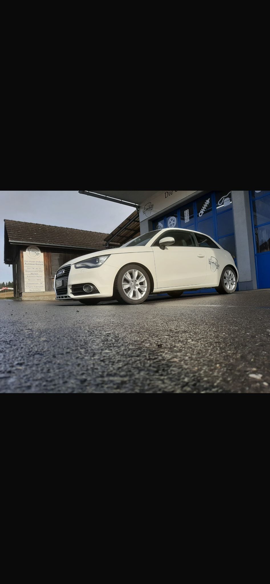 AUDI A1 1.6 TDI Ambition-image-1