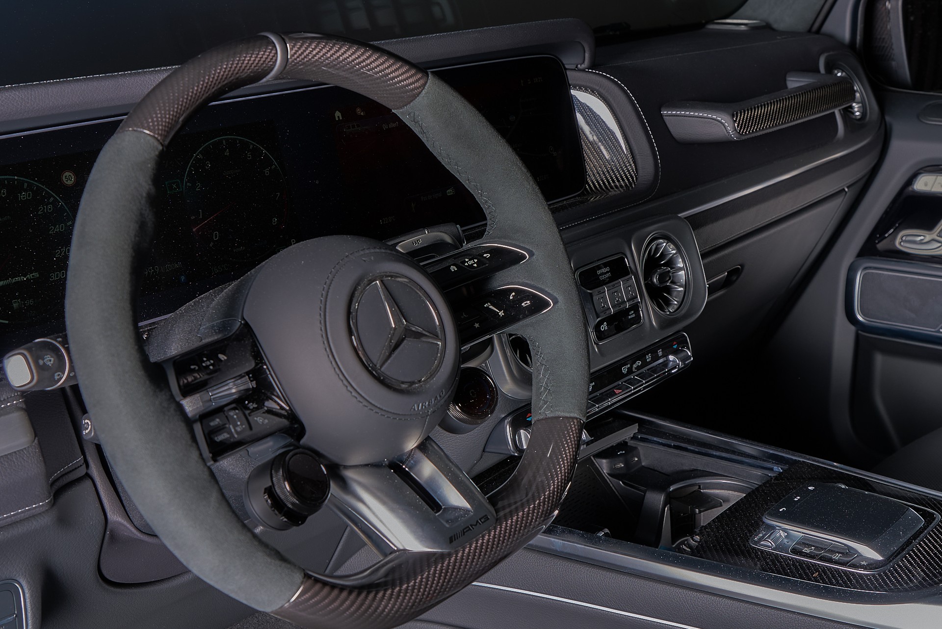 MERCEDES-BENZ G 63 AMG 9G-Tronic-image-11