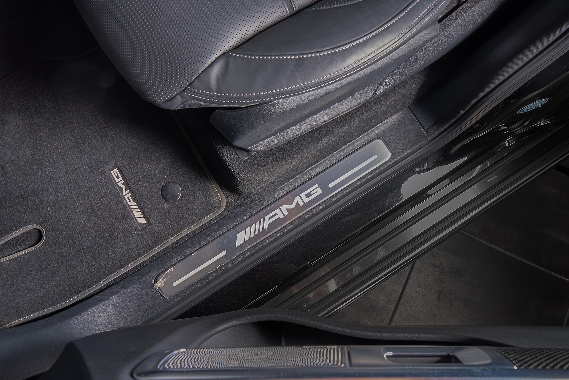MERCEDES-BENZ G 63 AMG 9G-Tronic-image-12
