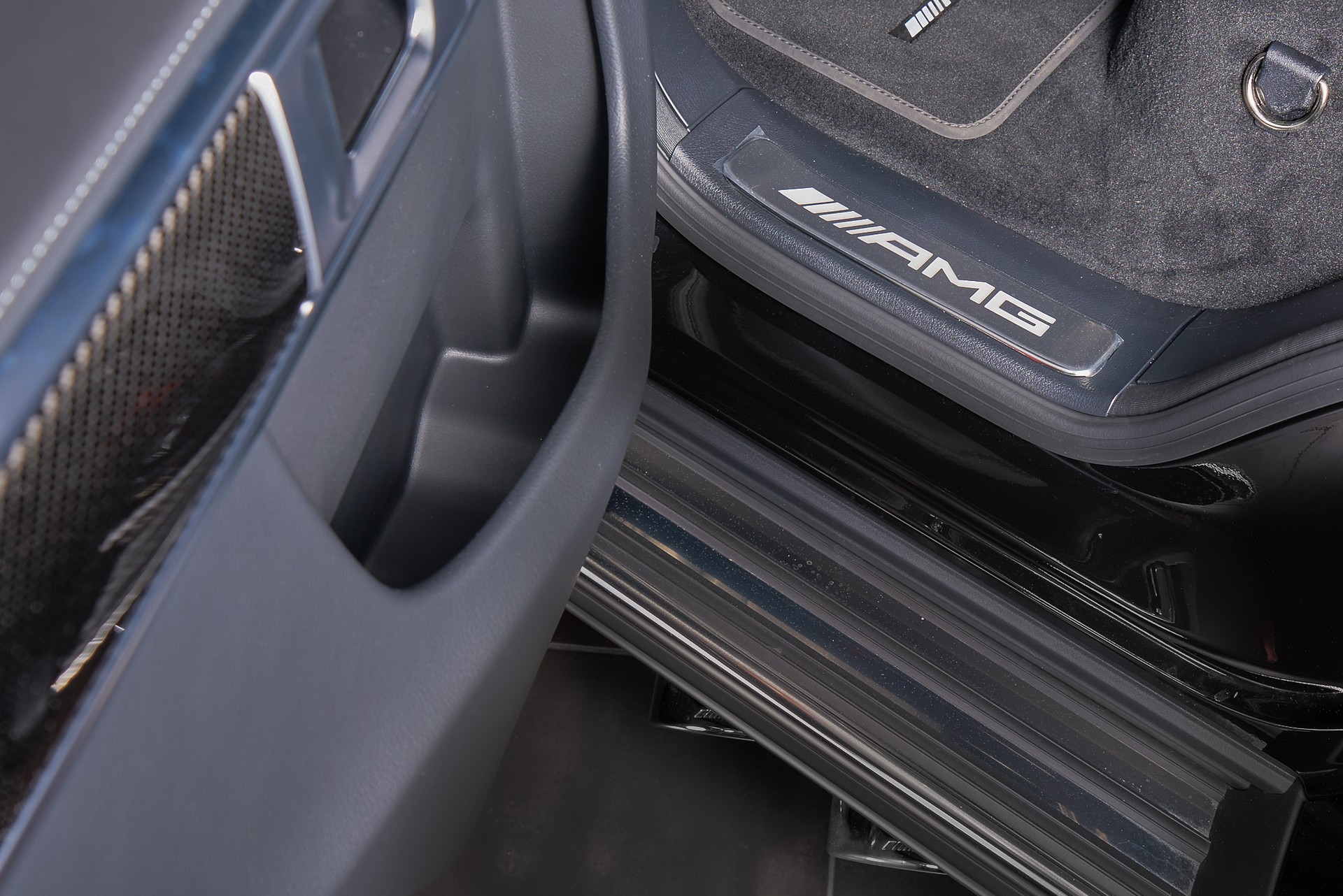 MERCEDES-BENZ G 63 AMG 9G-Tronic-image-8