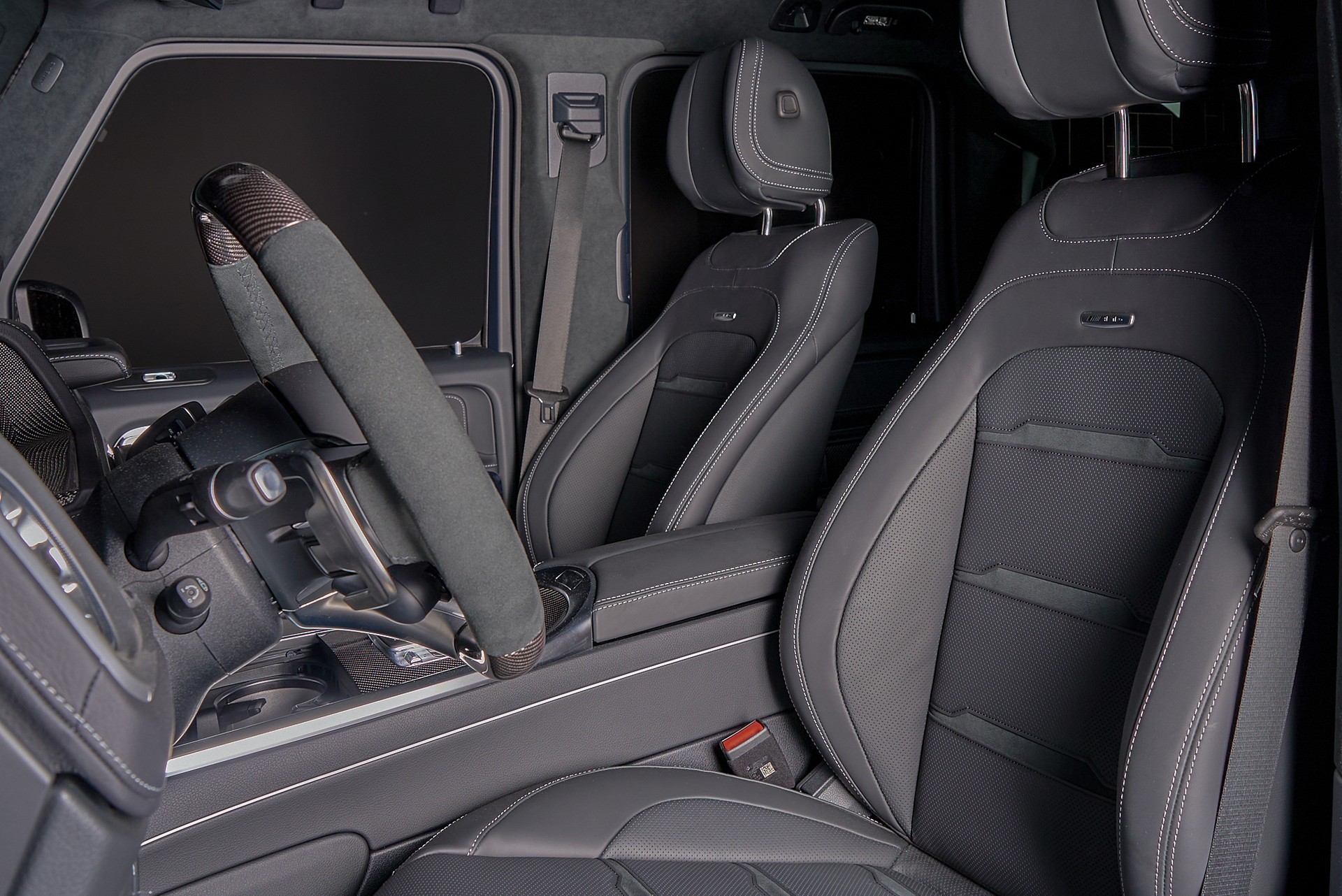 MERCEDES-BENZ G 63 AMG 9G-Tronic-image-13