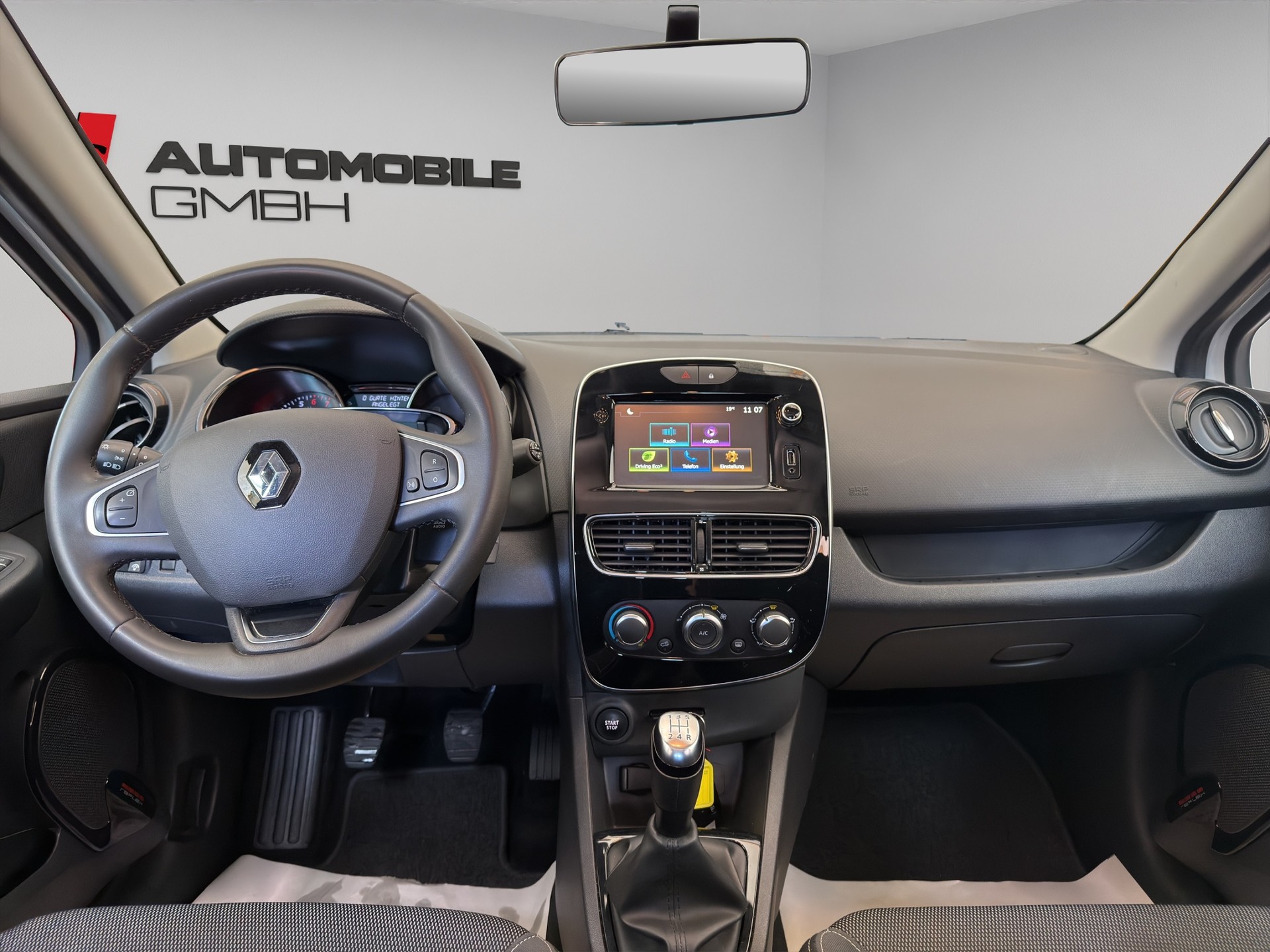 RENAULT Clio 0.9 Zen-image-10