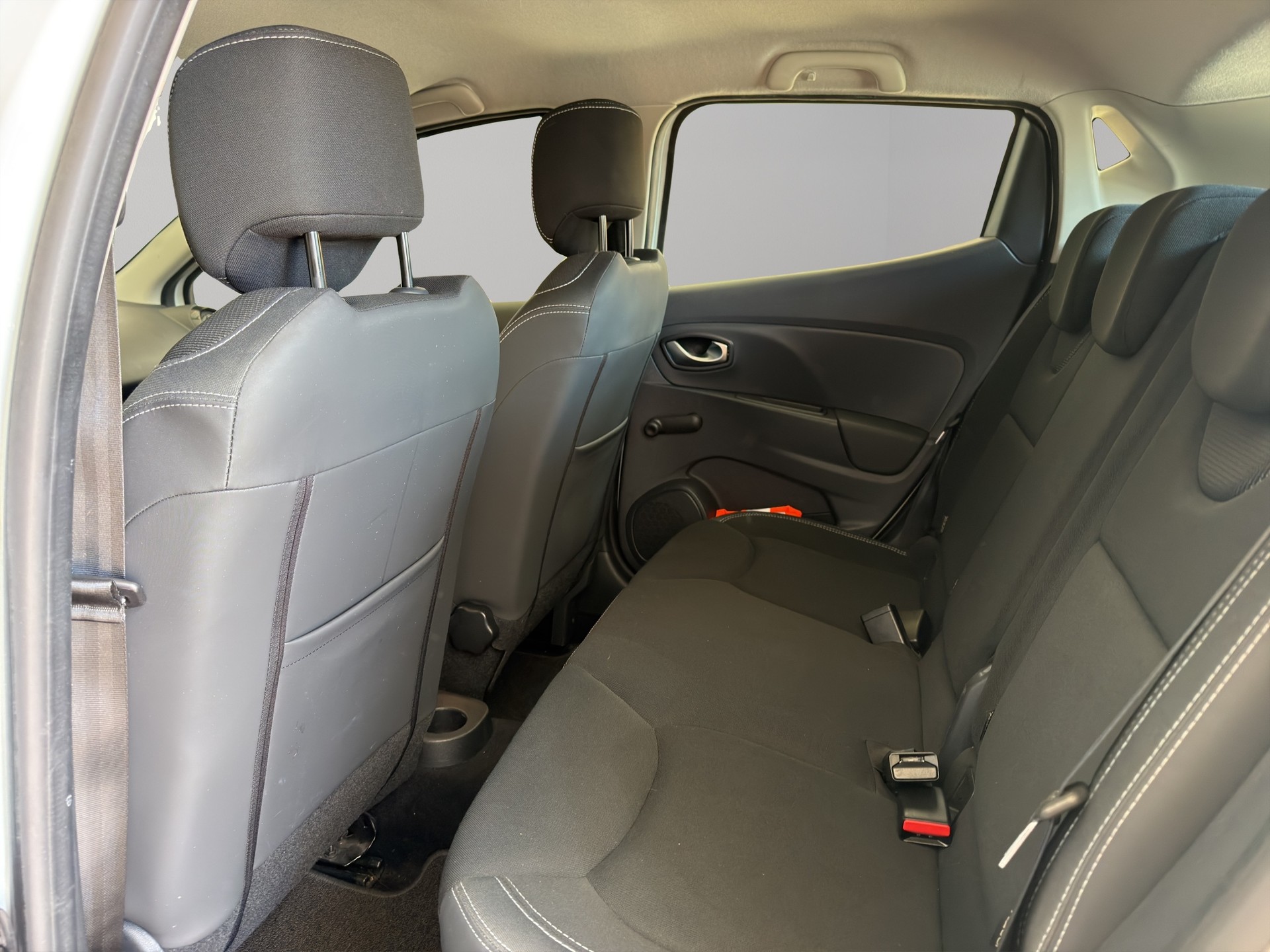 RENAULT Clio 0.9 Zen-image-11