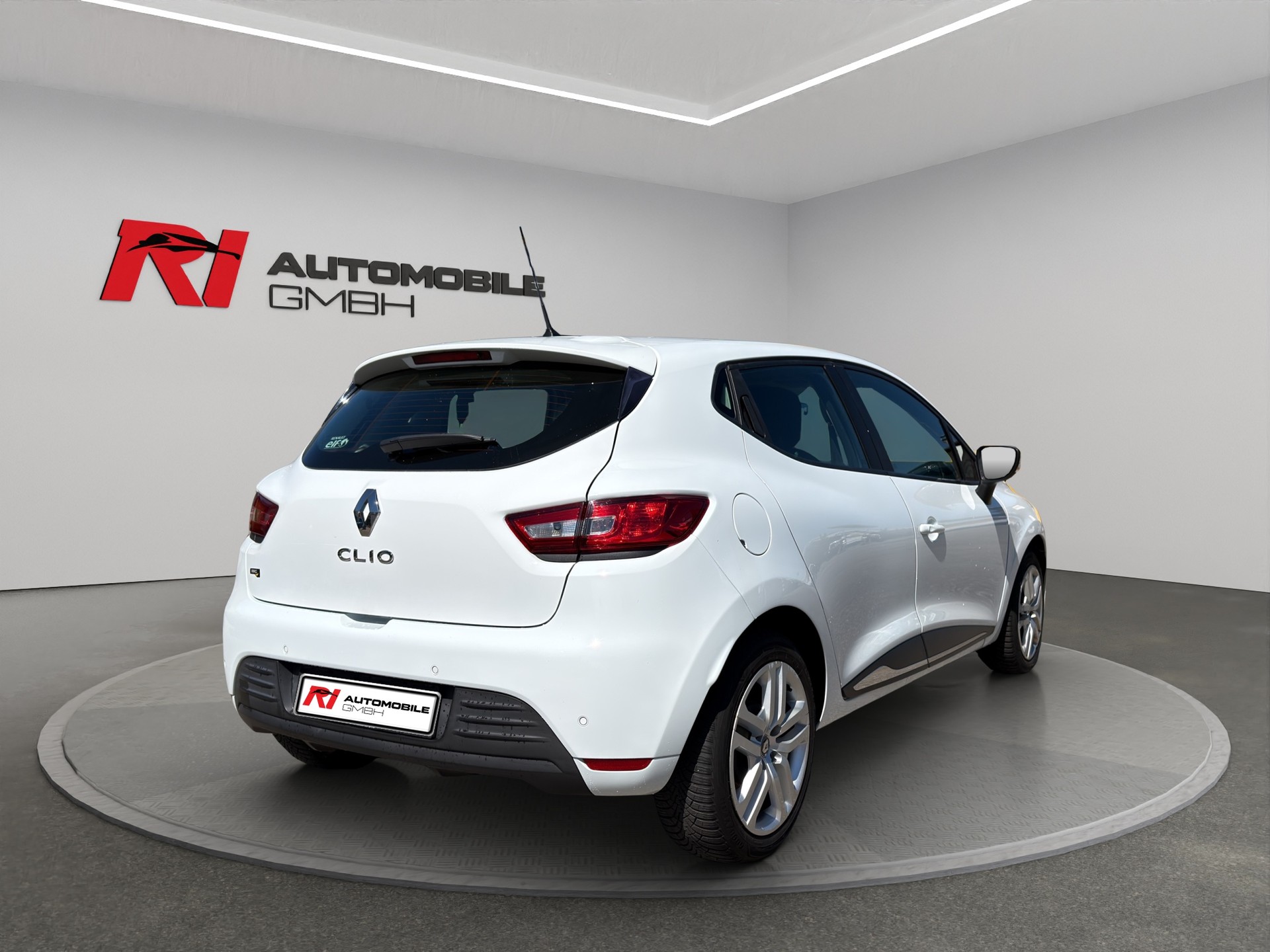 RENAULT Clio 0.9 Zen-showroom-element-3