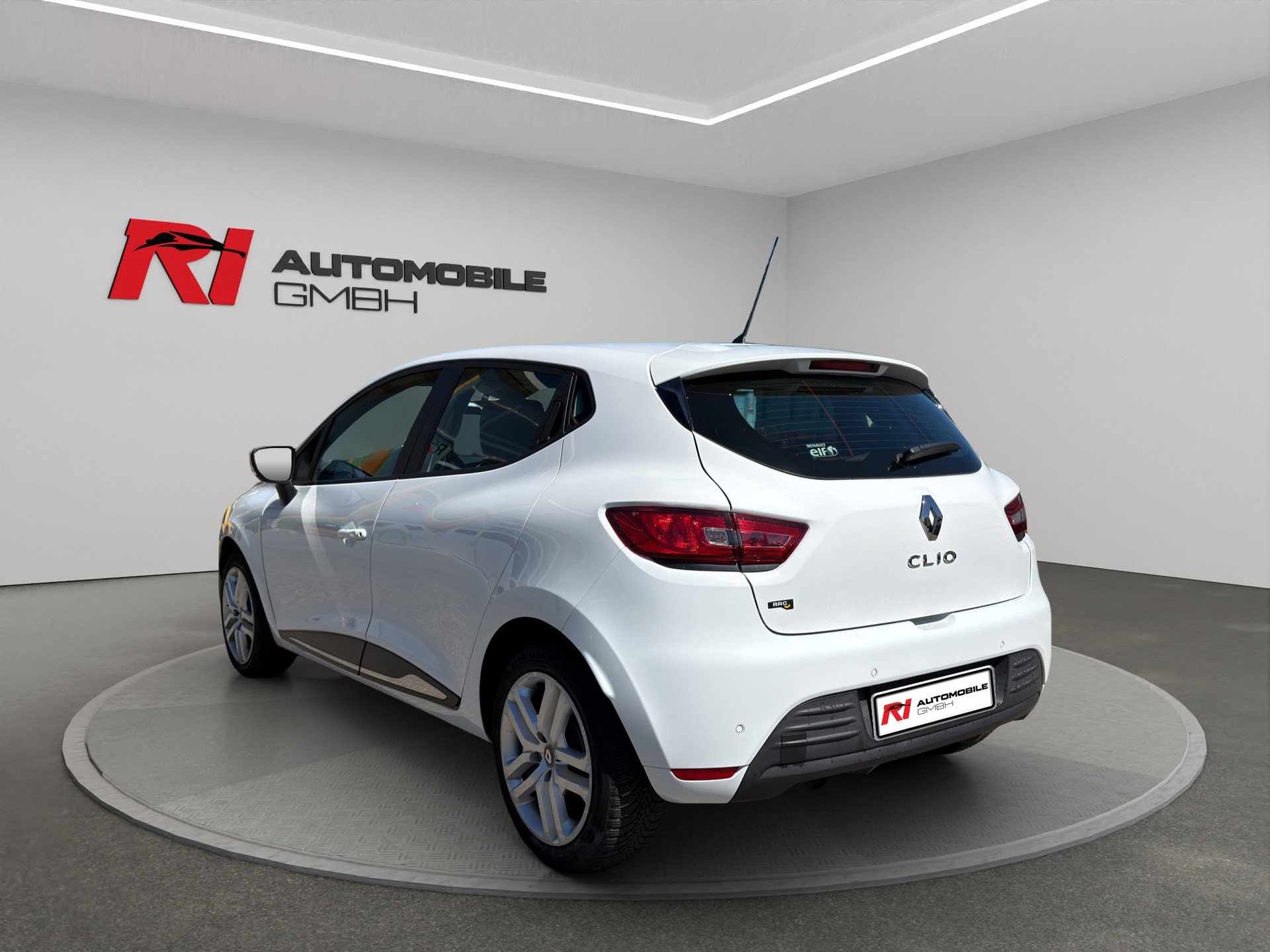RENAULT Clio 0.9 Zen-image-4