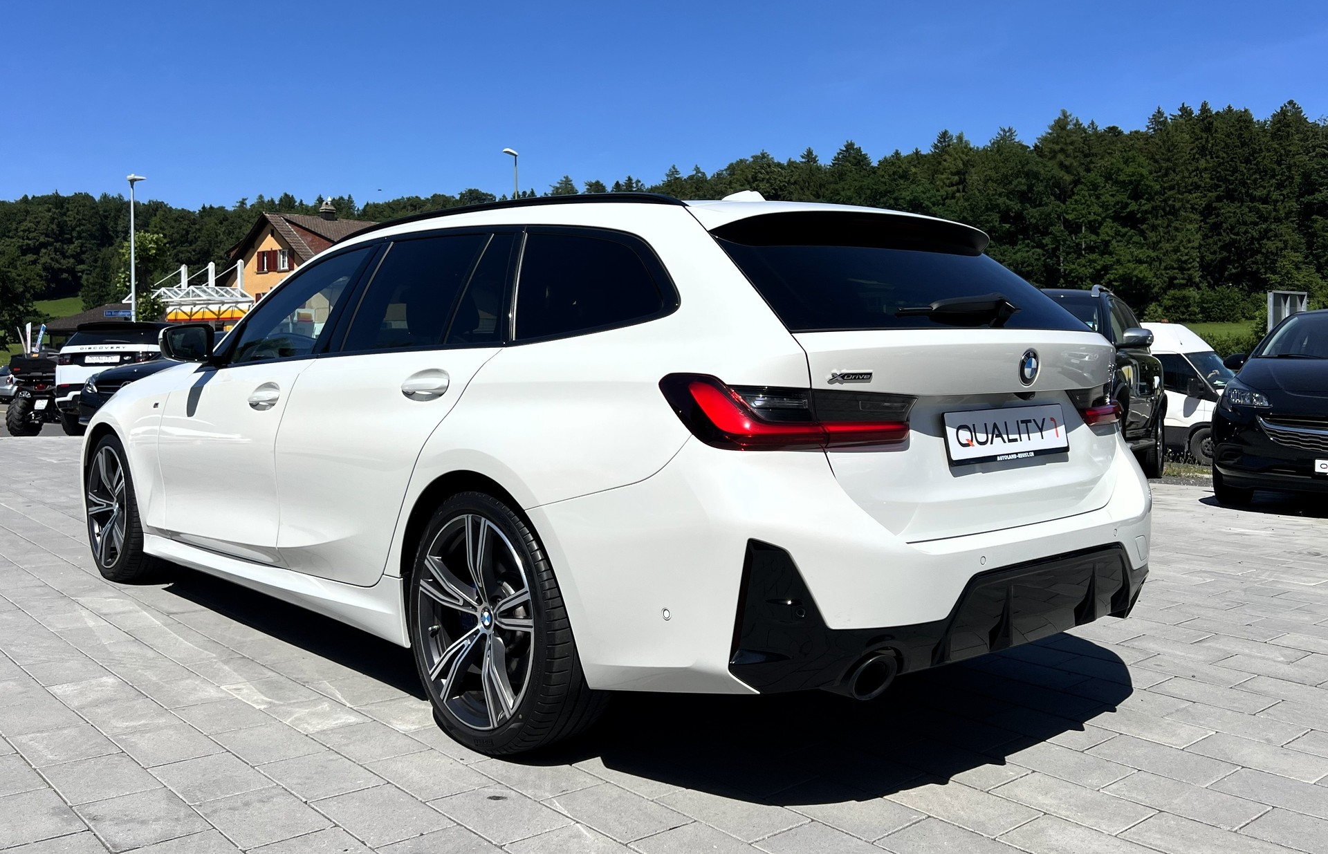 BMW 330i Touring xDrive Steptronic M Sport Pro-image-2