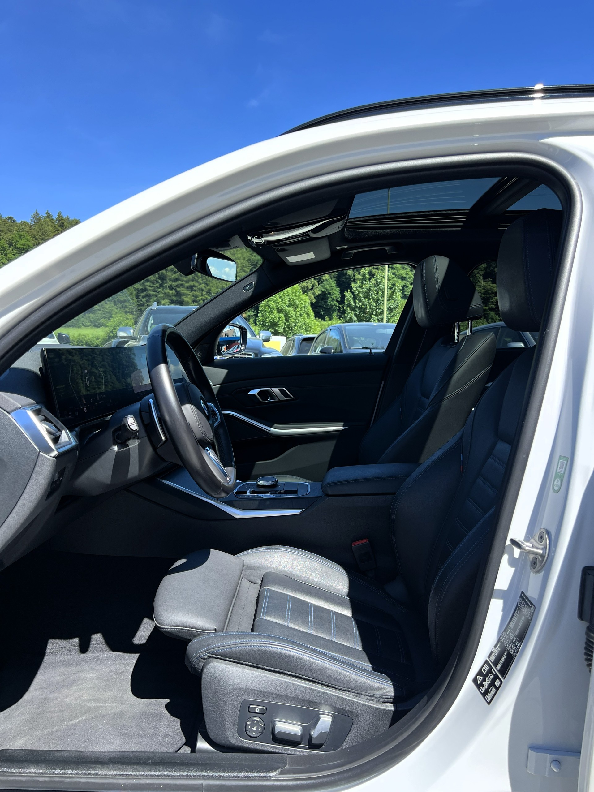BMW 330i Touring xDrive Steptronic M Sport Pro-image-19