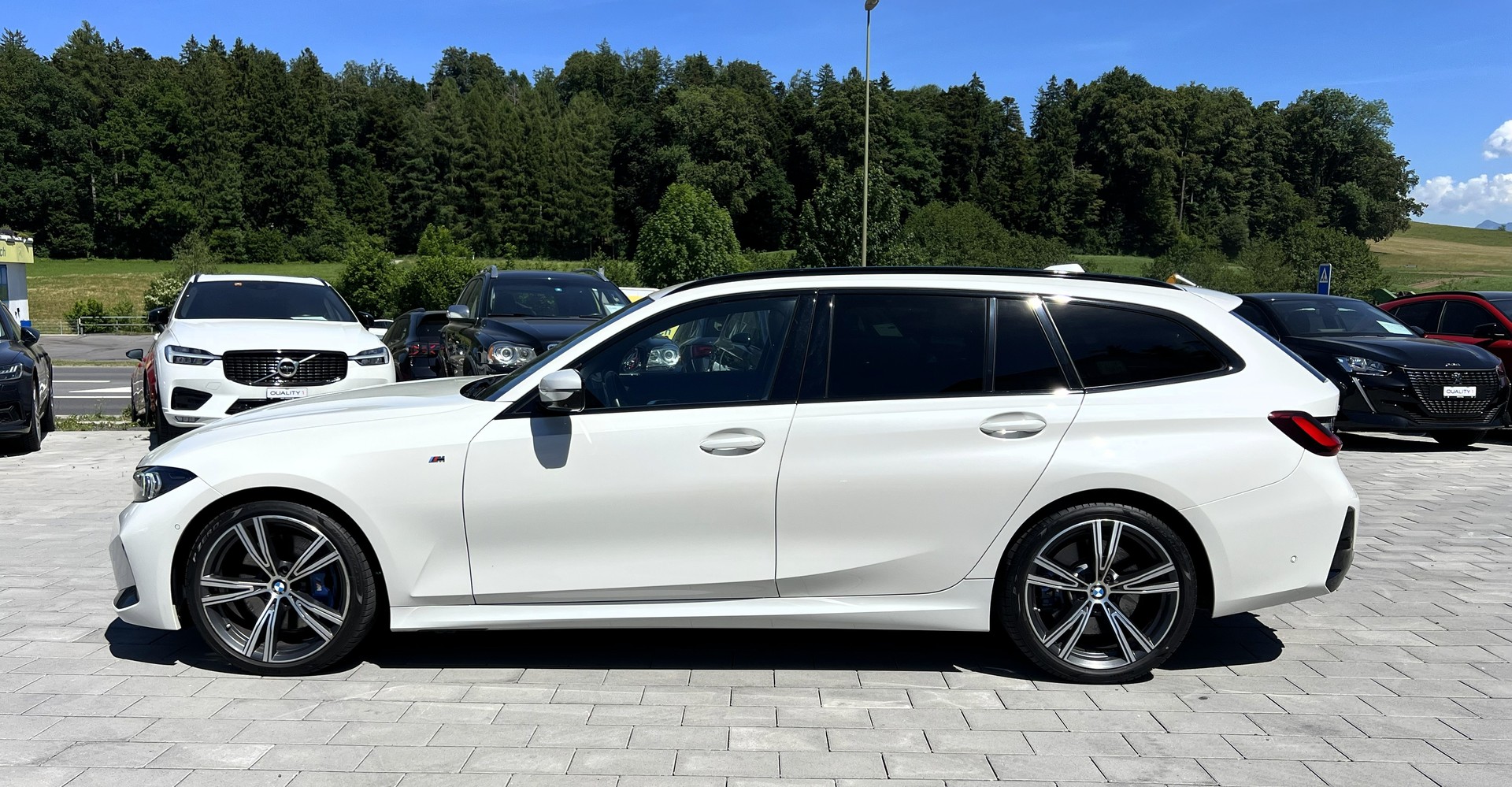 BMW 330i Touring xDrive Steptronic M Sport Pro-image-1