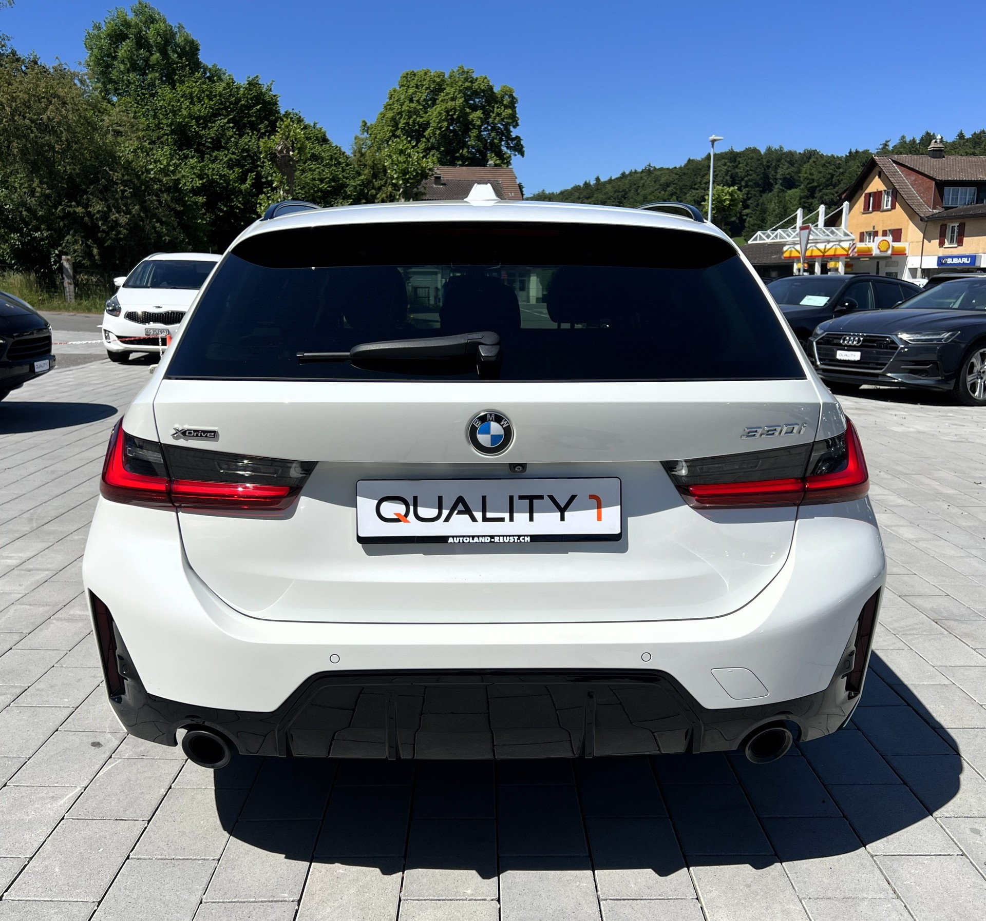 BMW 330i Touring xDrive Steptronic M Sport Pro-image-3