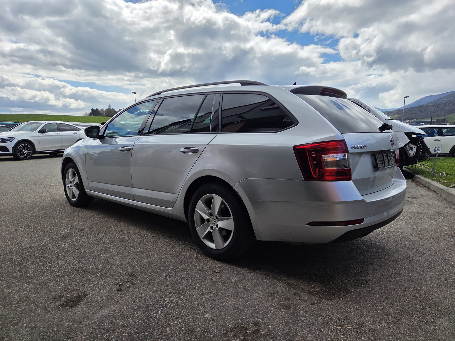 SKODA Octavia Combi 2.0 TDI Style 4x4 DSG-image-2