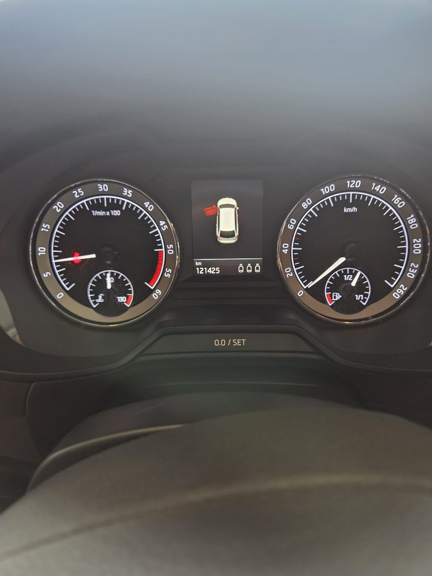 SKODA Octavia Combi 2.0 TDI Style 4x4 DSG-image-8