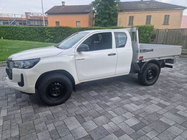 TOYOTA Hilux 2.4D-4D Confort Extra Cab 4x4 - Ponte Fisso in Alluminio - Doppio Gancio Traino KG. 3500
