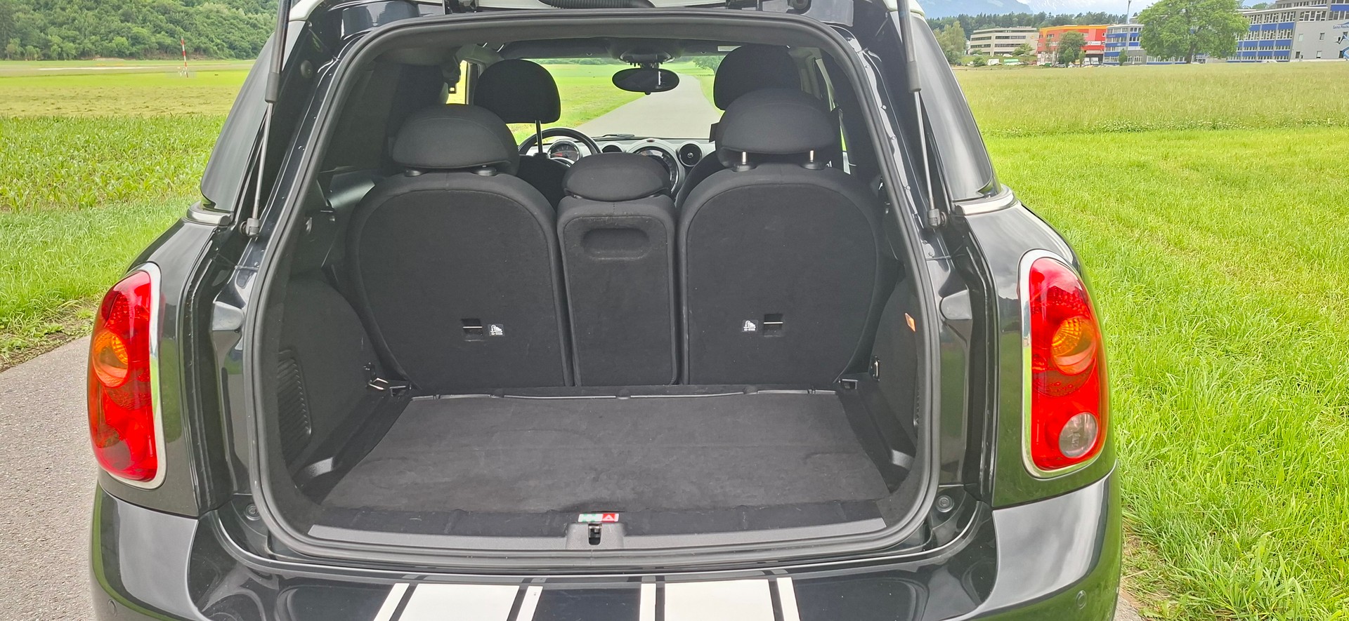 MINI Countryman Cooper D ALL4-image-10