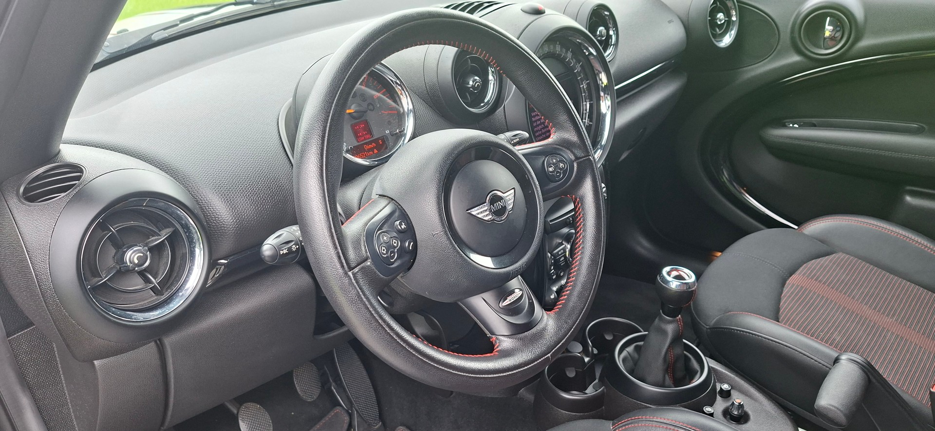 MINI Countryman Cooper D ALL4-image-6