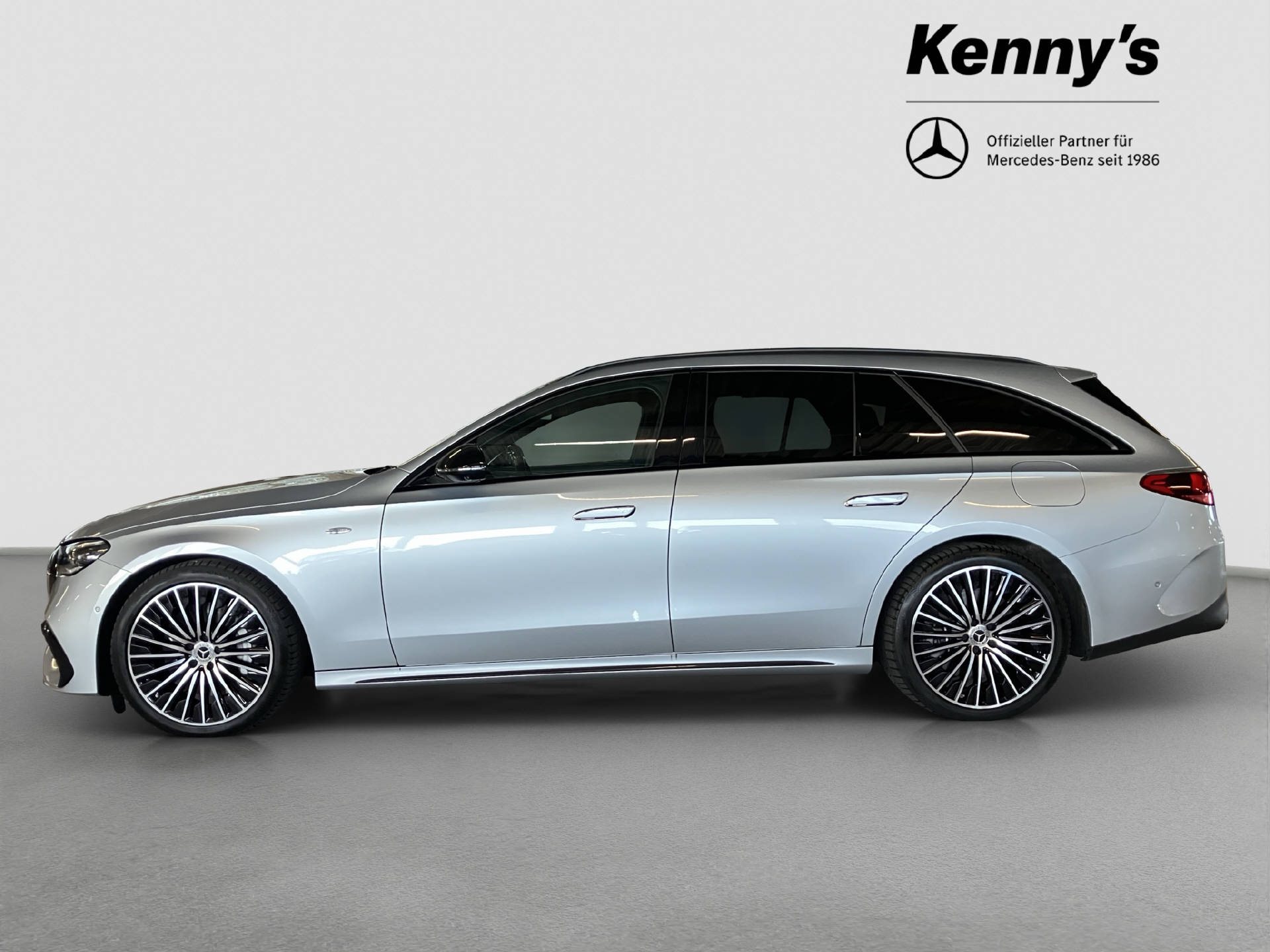 MERCEDES-BENZ E 300 de AMG Line 4matic Kombi-showroom-element-2