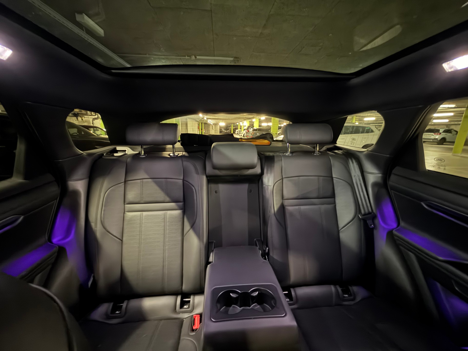 LAND ROVER 2.0 T 250 R-Dynamic HSE-image-5