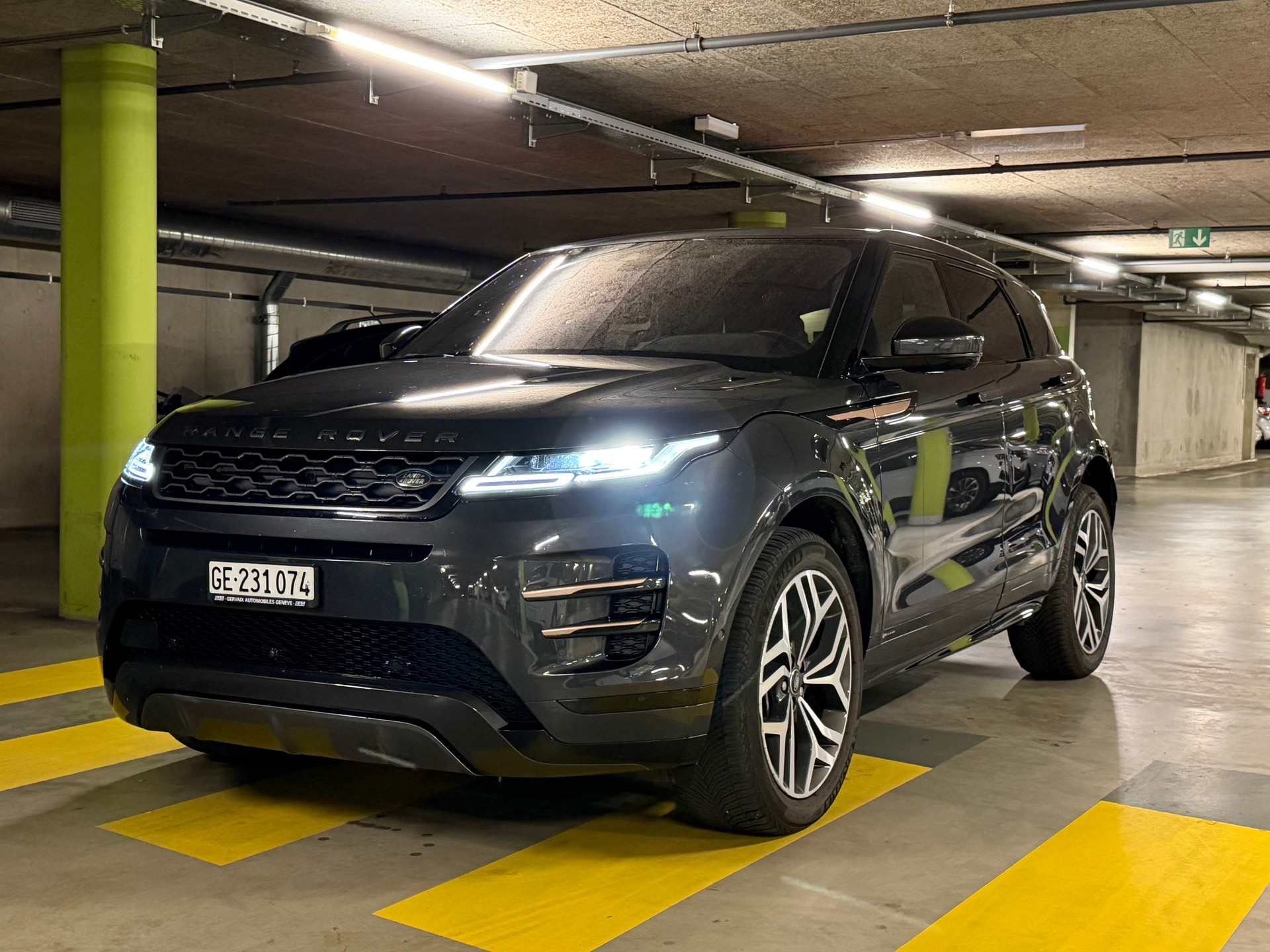 LAND ROVER 2.0 T 250 R-Dynamic HSE