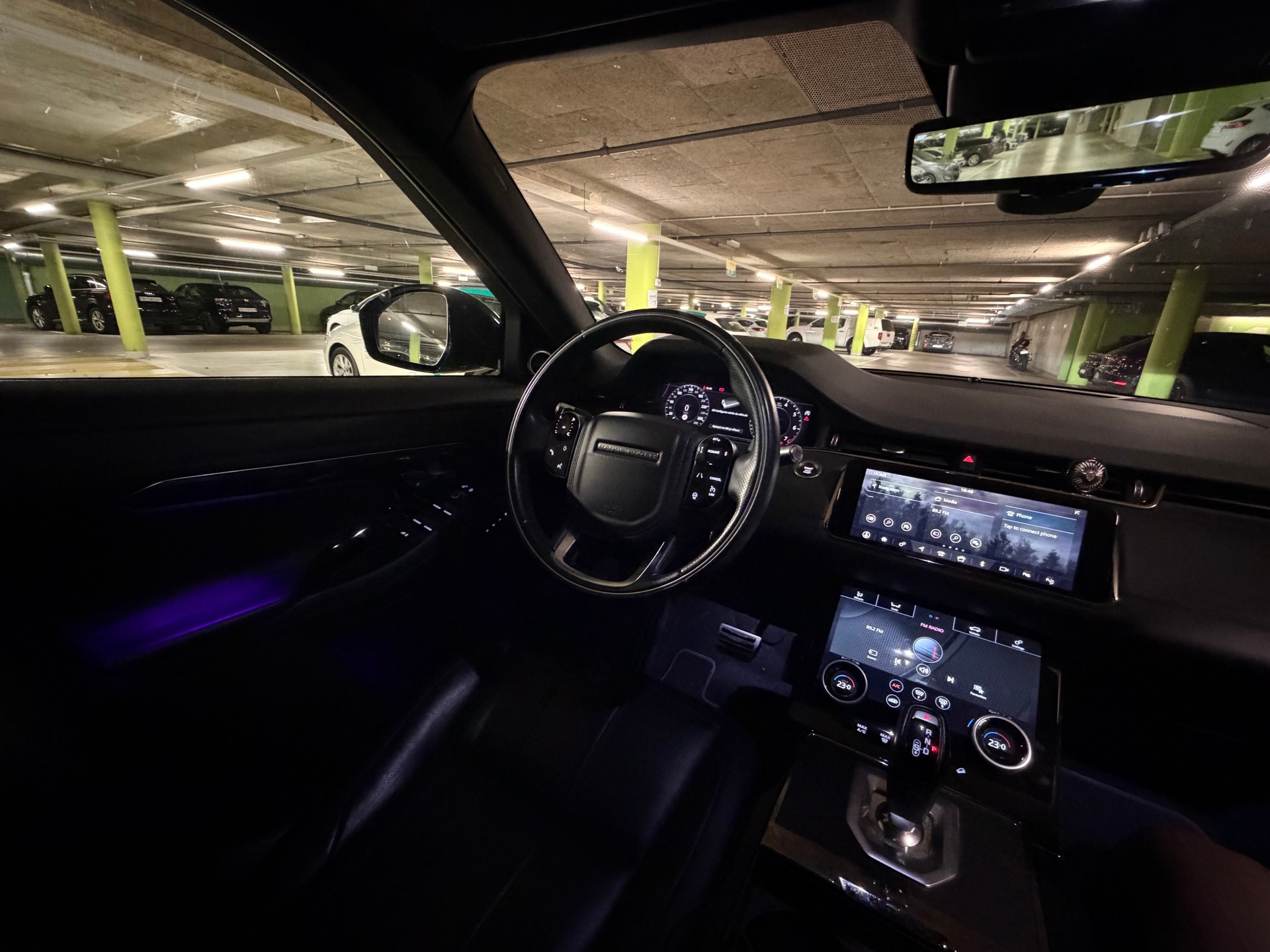 LAND ROVER 2.0 T 250 R-Dynamic HSE-image-4