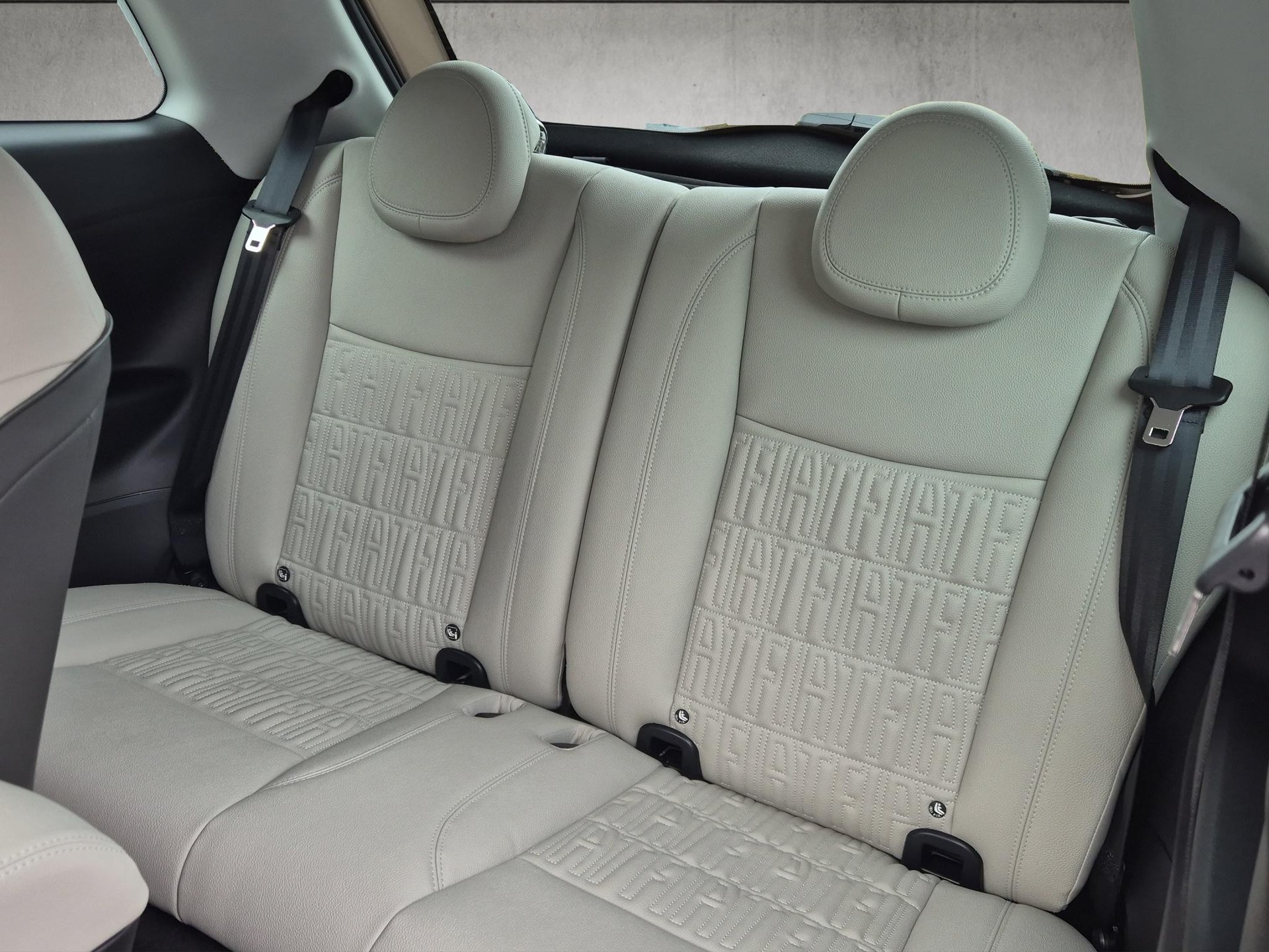 FIAT 500 La Prima-image-12