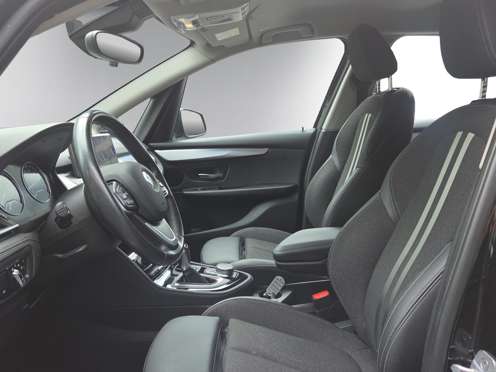 BMW 225xe iPerformance Active Tourer Steptronic Sport Line-image-9