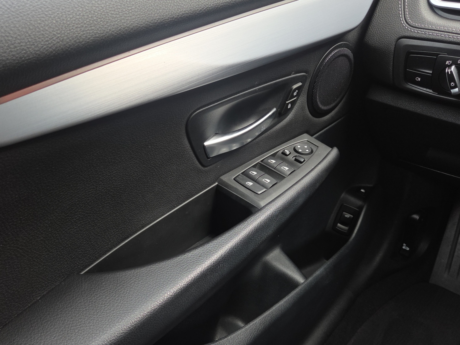 BMW 225xe iPerformance Active Tourer Steptronic Sport Line-image-13