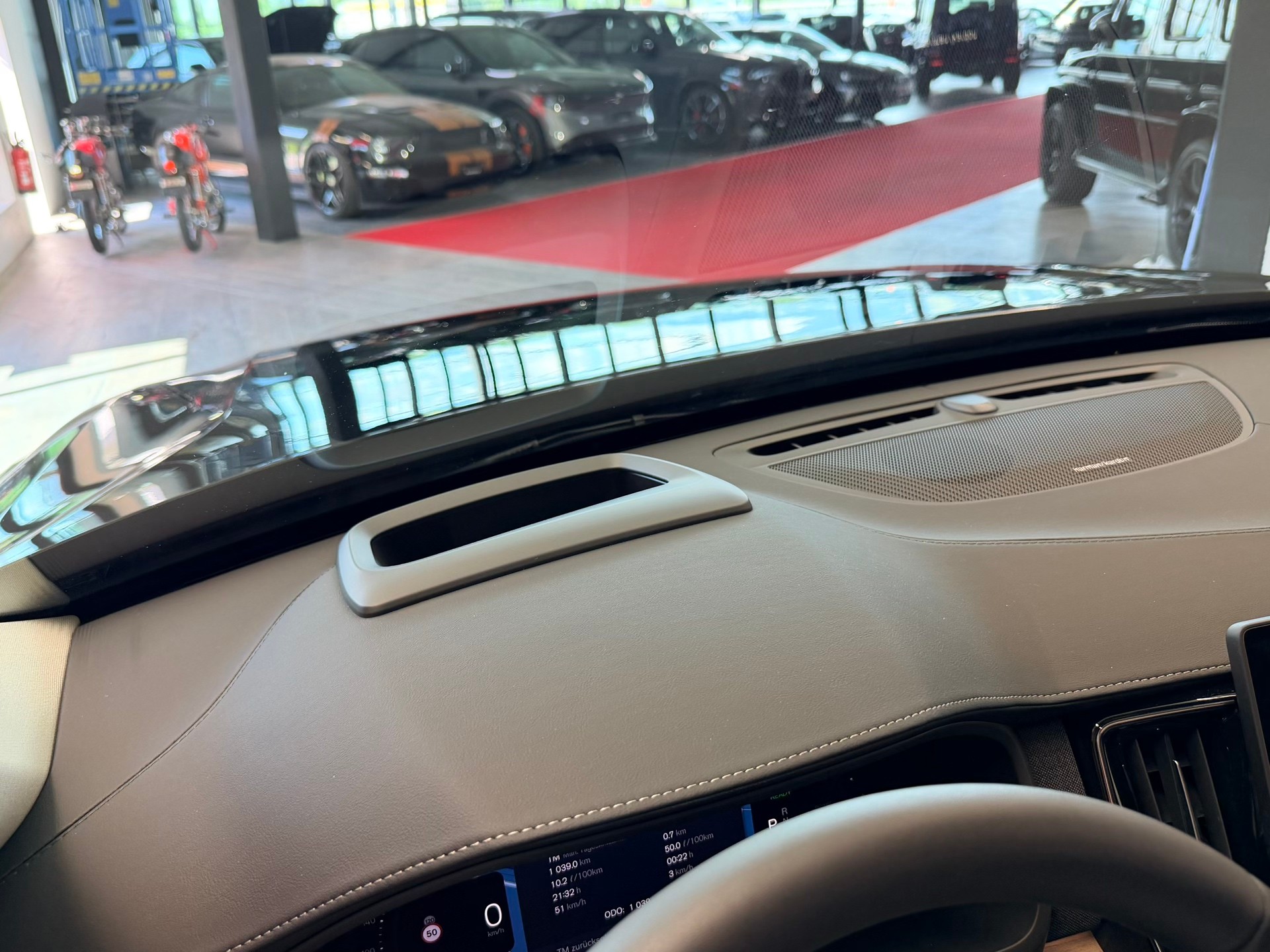 VOLVO XC90 T8 eAWD PluginHybrid Plus Dark Geartronic-image-29