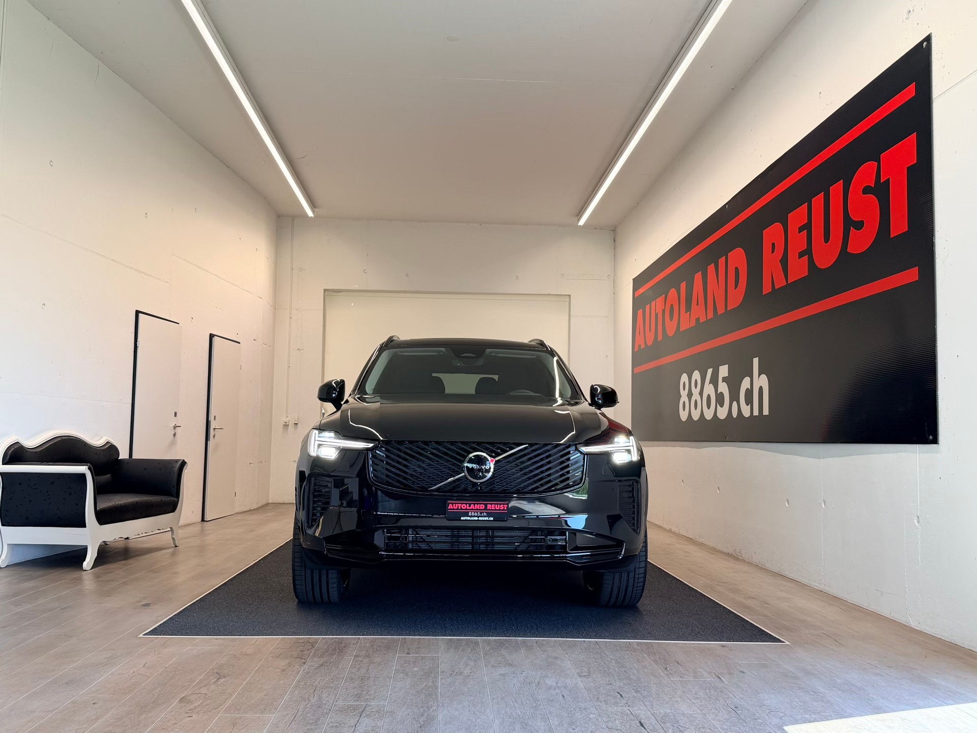 VOLVO XC90 T8 eAWD PluginHybrid Plus Dark Geartronic-showroom-element-1