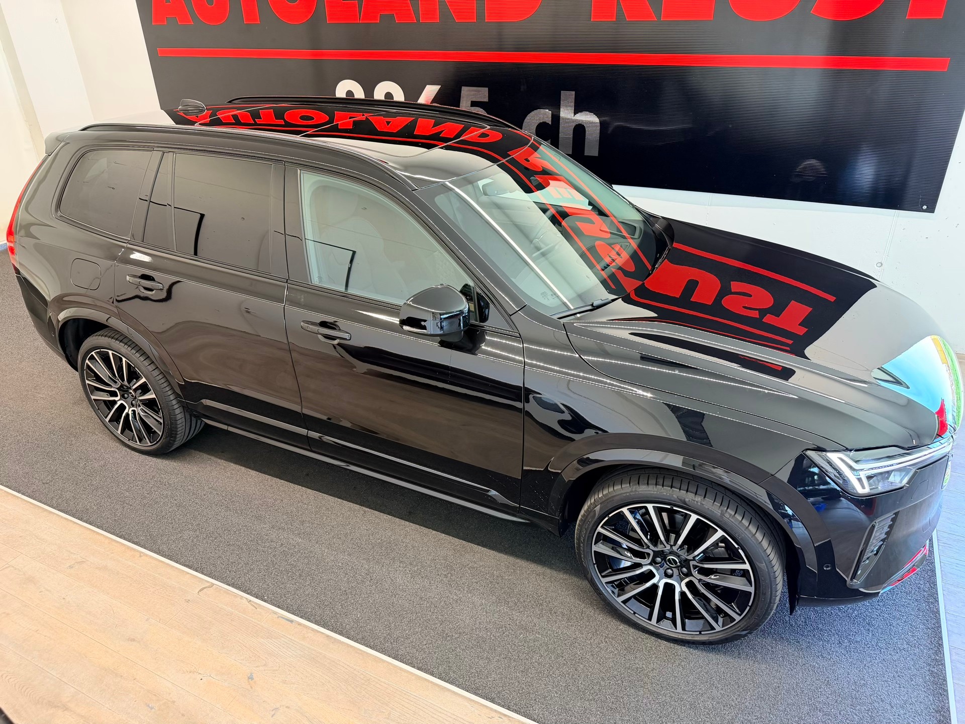 VOLVO XC90 T8 eAWD PluginHybrid Plus Dark Geartronic-image-4