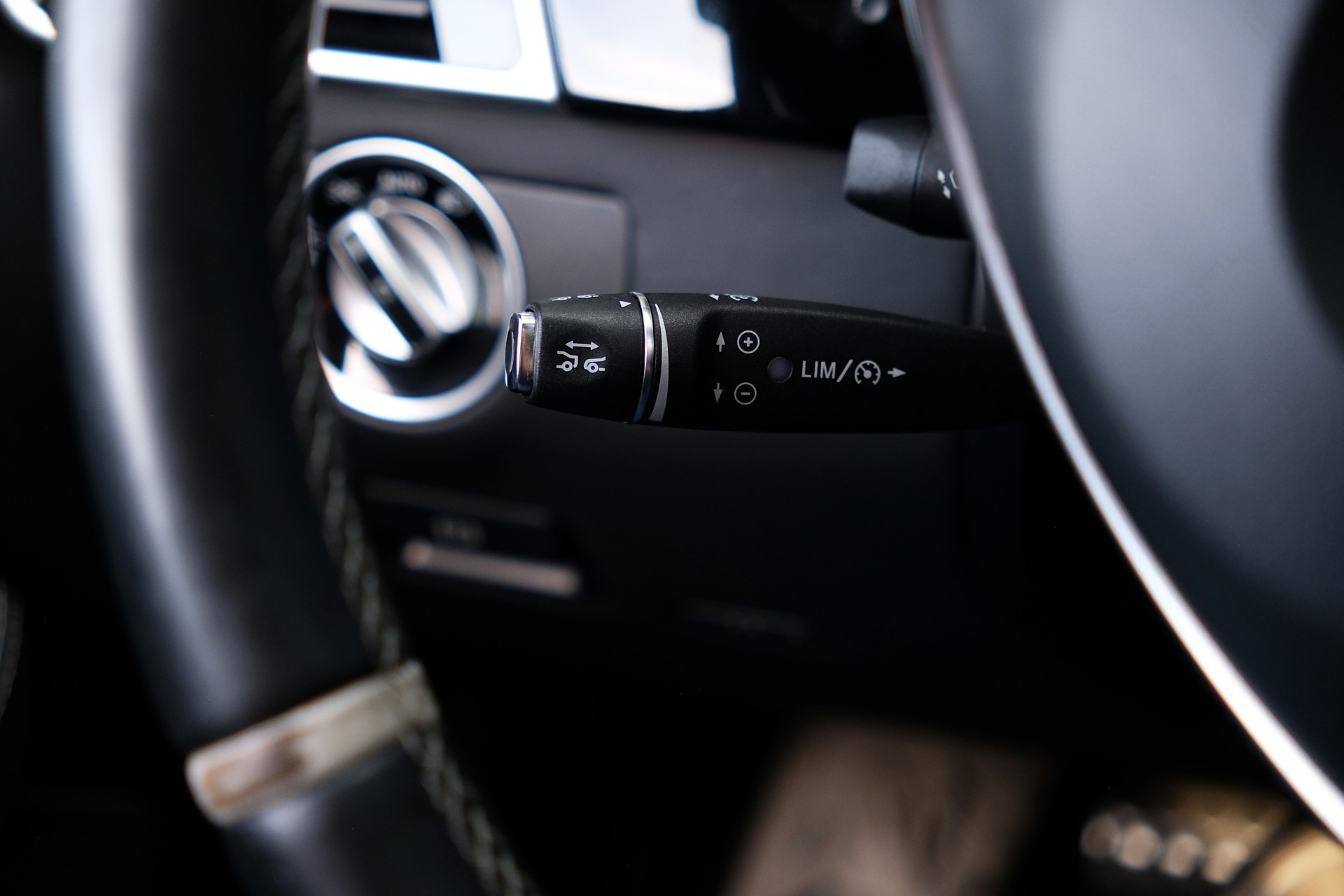 MERCEDES-BENZ GLE 63 S AMG 4Matic Speedshift Plus 7G-Tronic-image-29
