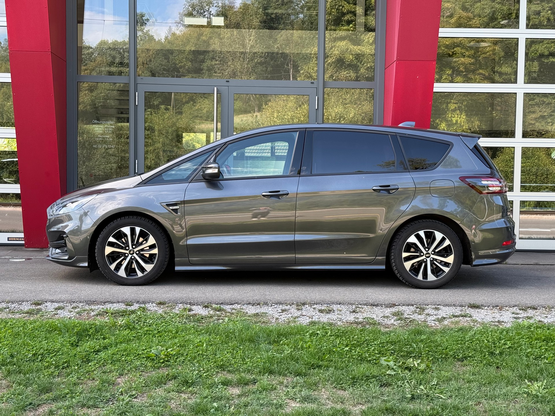 FORD S-Max 2.5 FHEV ST-Line 7Pl LEASING AB 412.95 CHF / MONAT-showroom-element-1