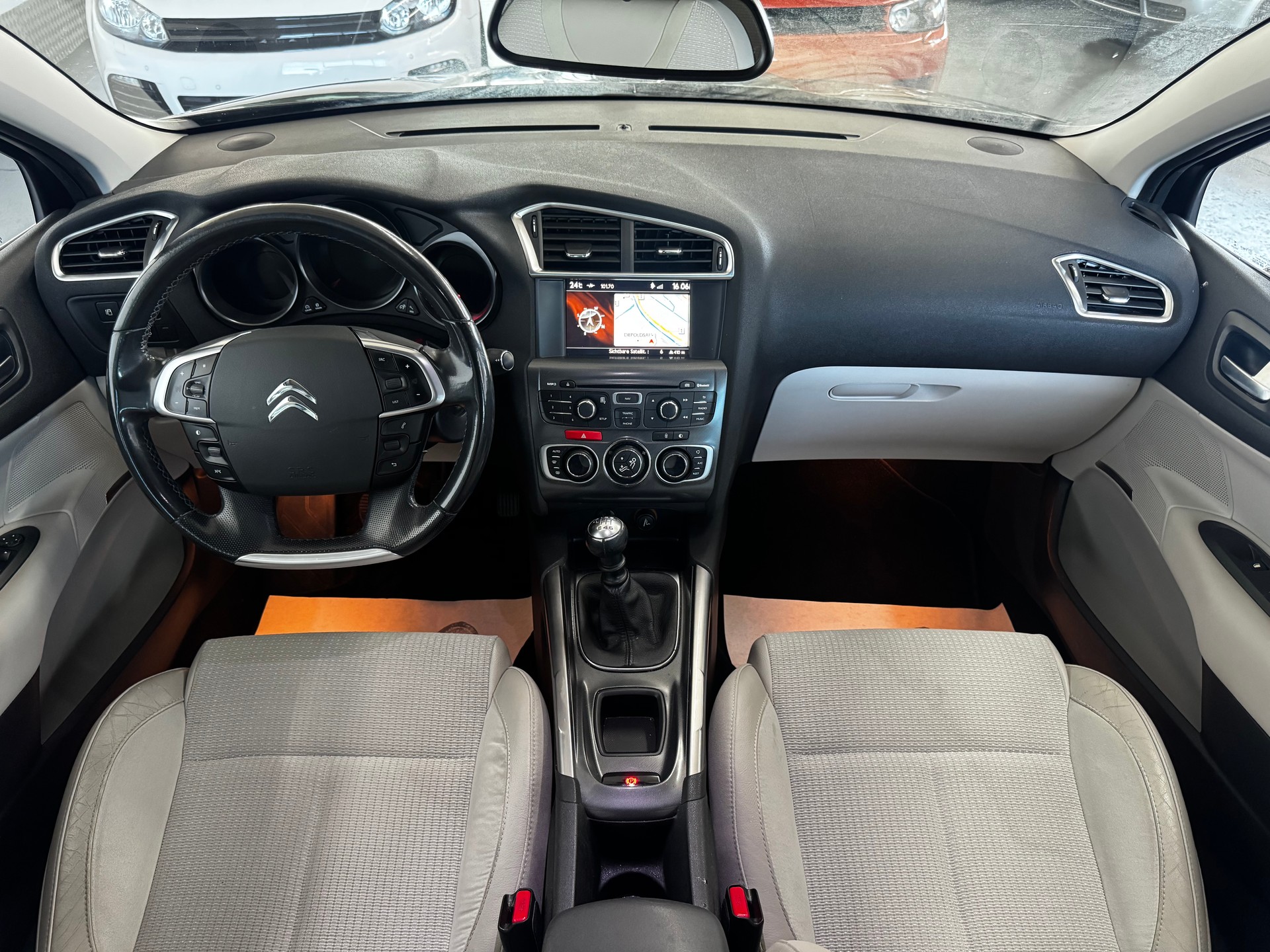 CITROEN C4 1.6 e-HDi Séduction-image-13