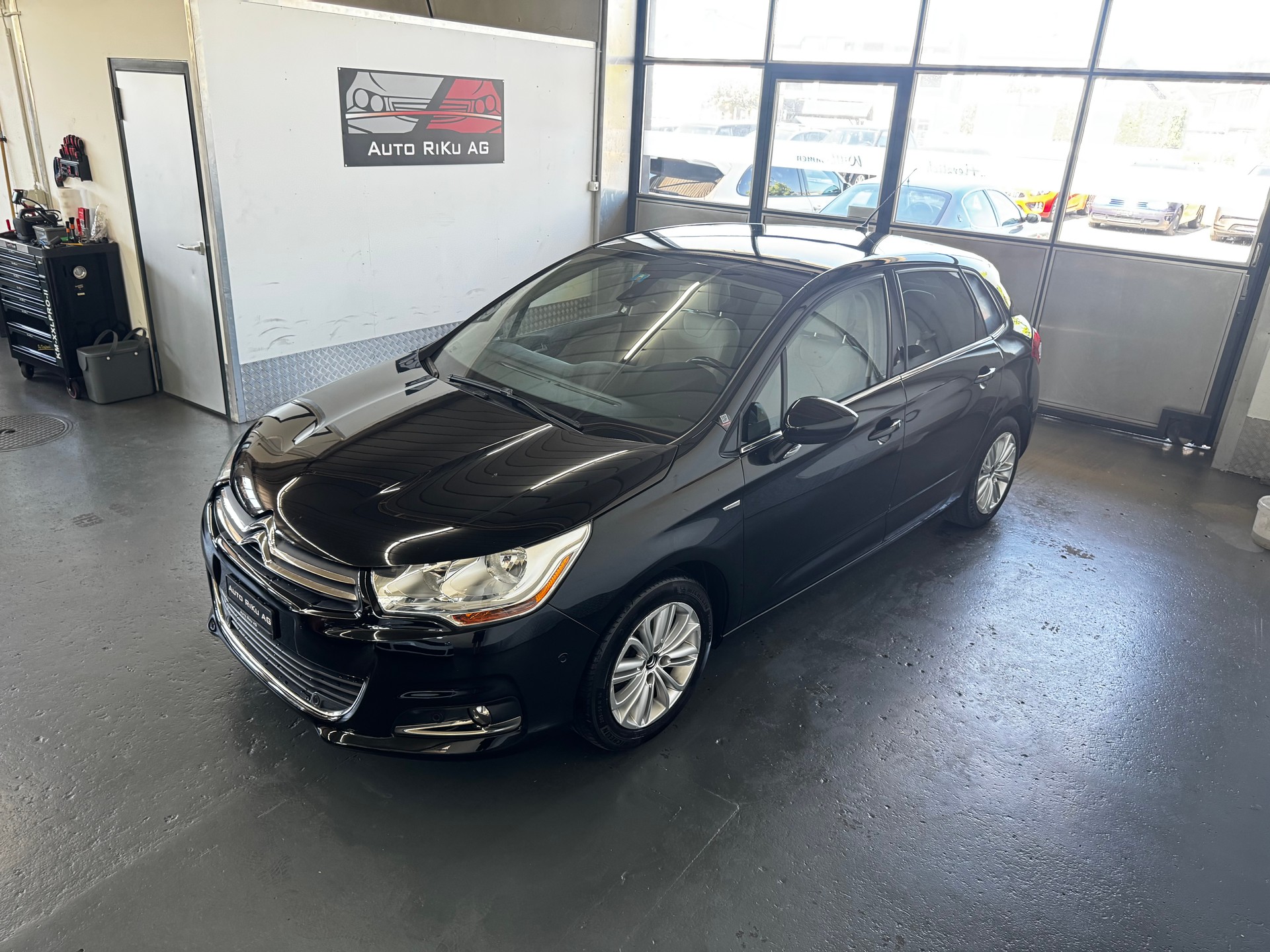 CITROEN C4 1.6 e-HDi Séduction-image-4