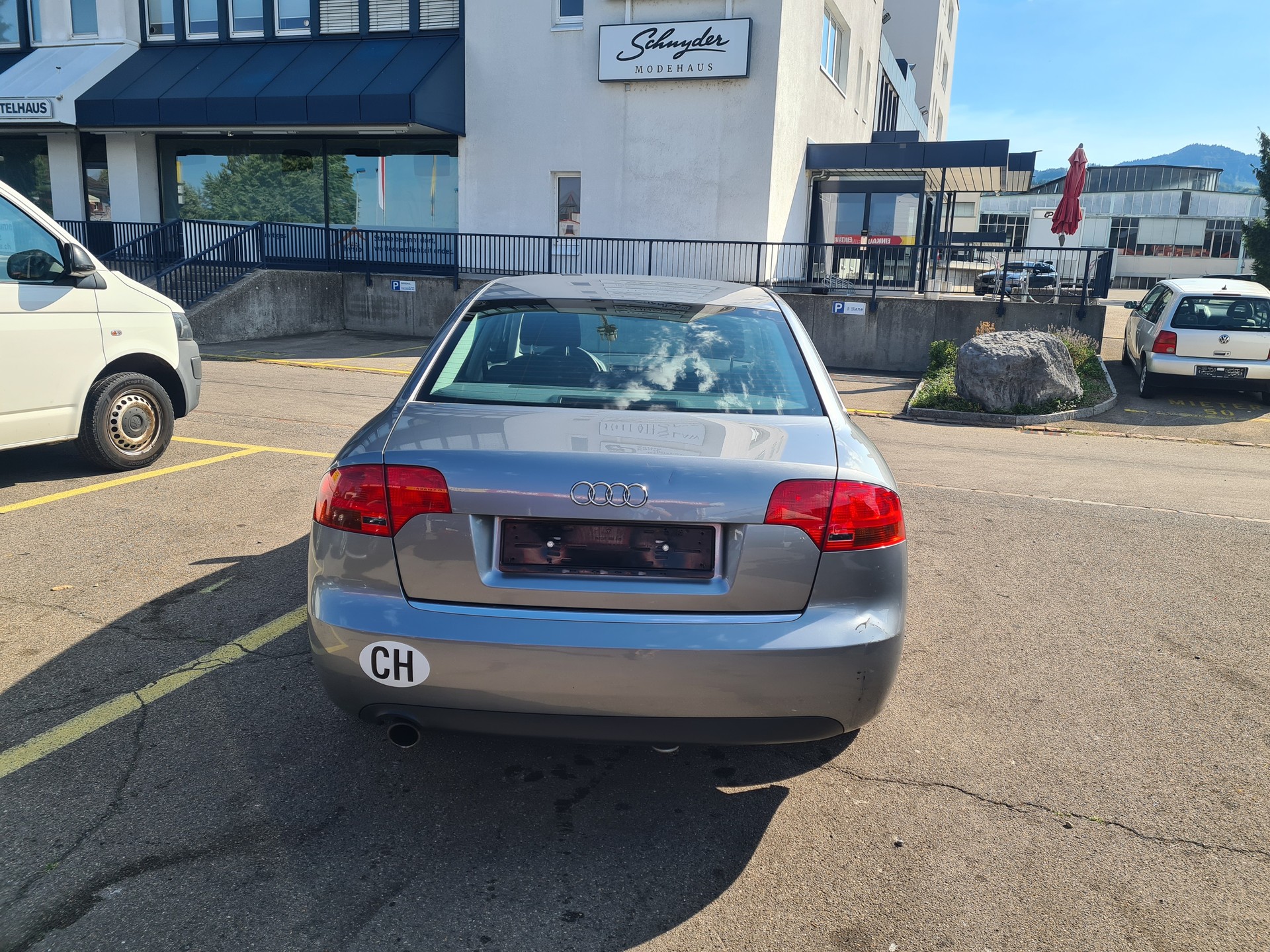 AUDI A4 Limousine 1.6-showroom-element-3