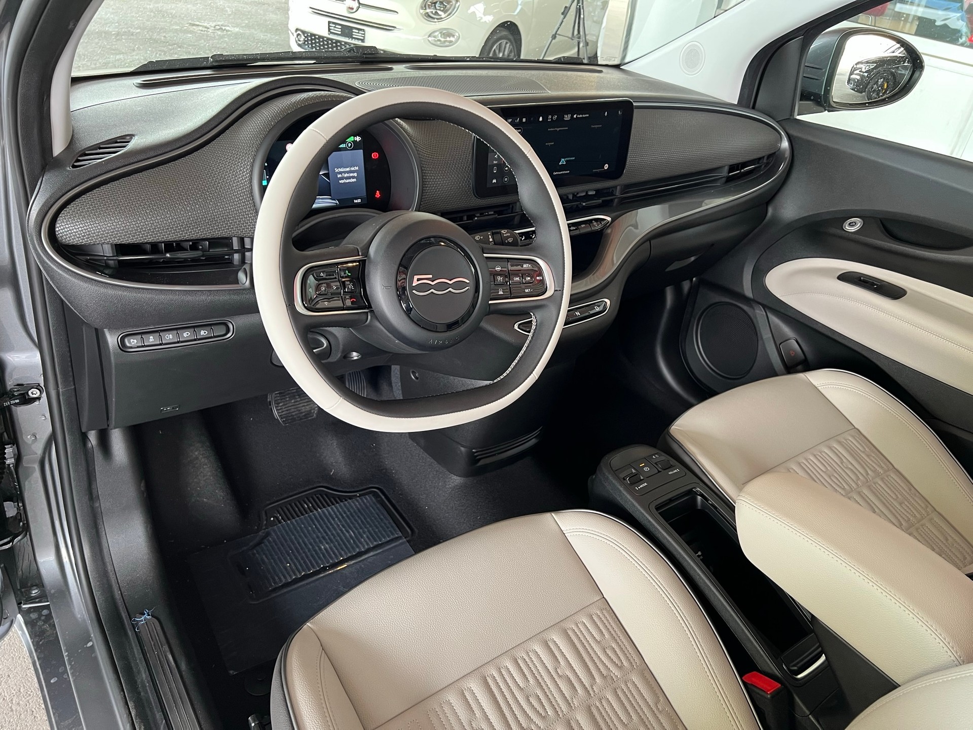 FIAT 500 Cabrio La Prima-showroom-element-2