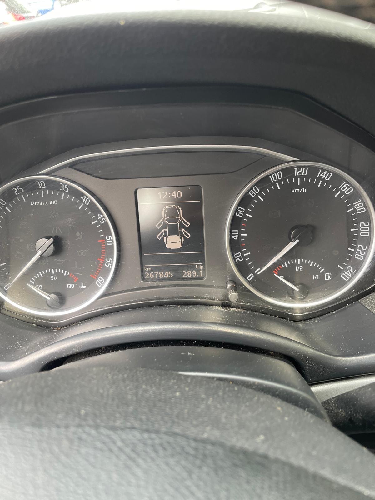 SKODA Octavia Combi 2.0 TDI AllDrive 4x4-image-14