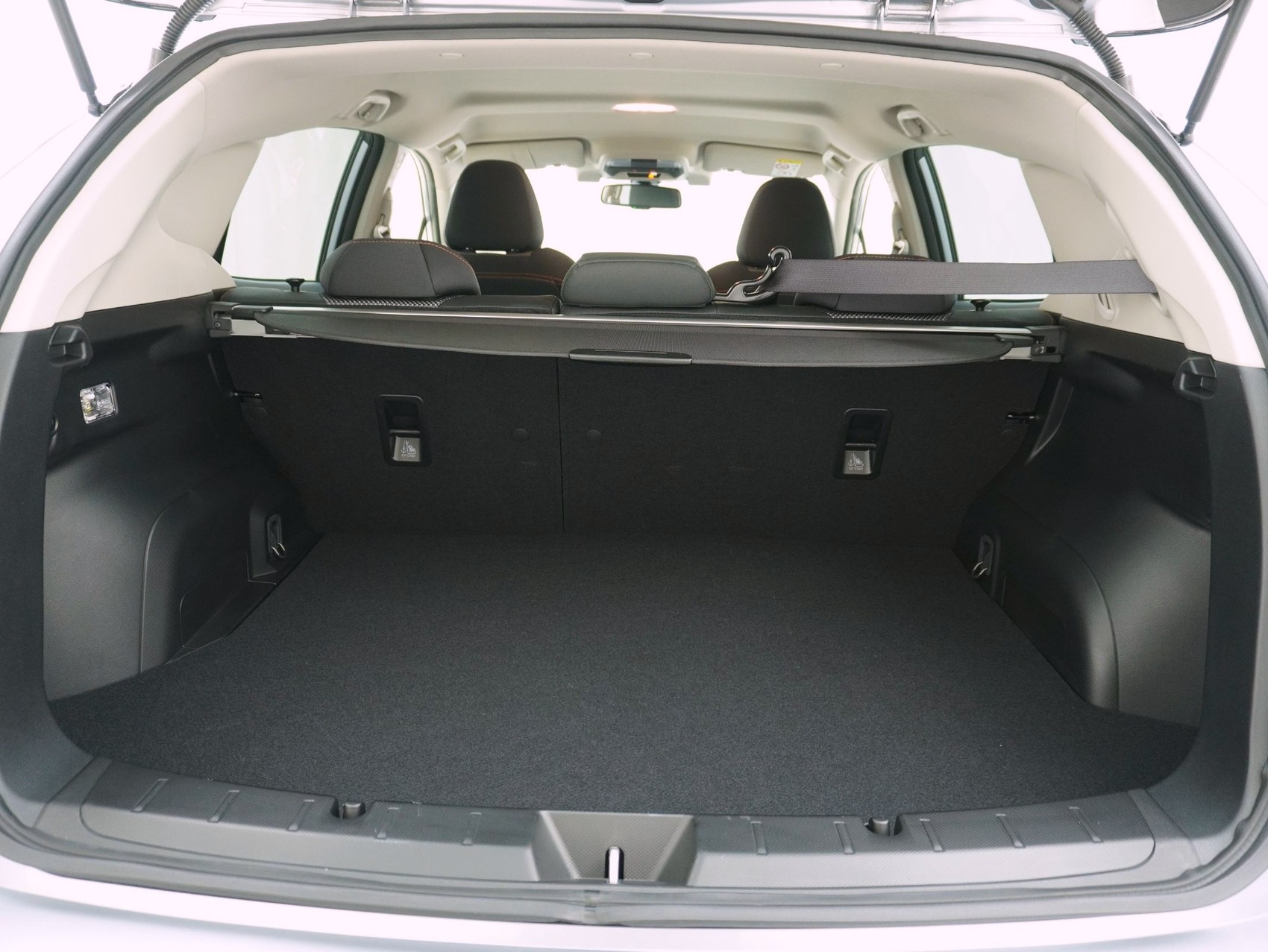 SUBARU XV 2.0i e-Boxer Swiss Plus-image-10