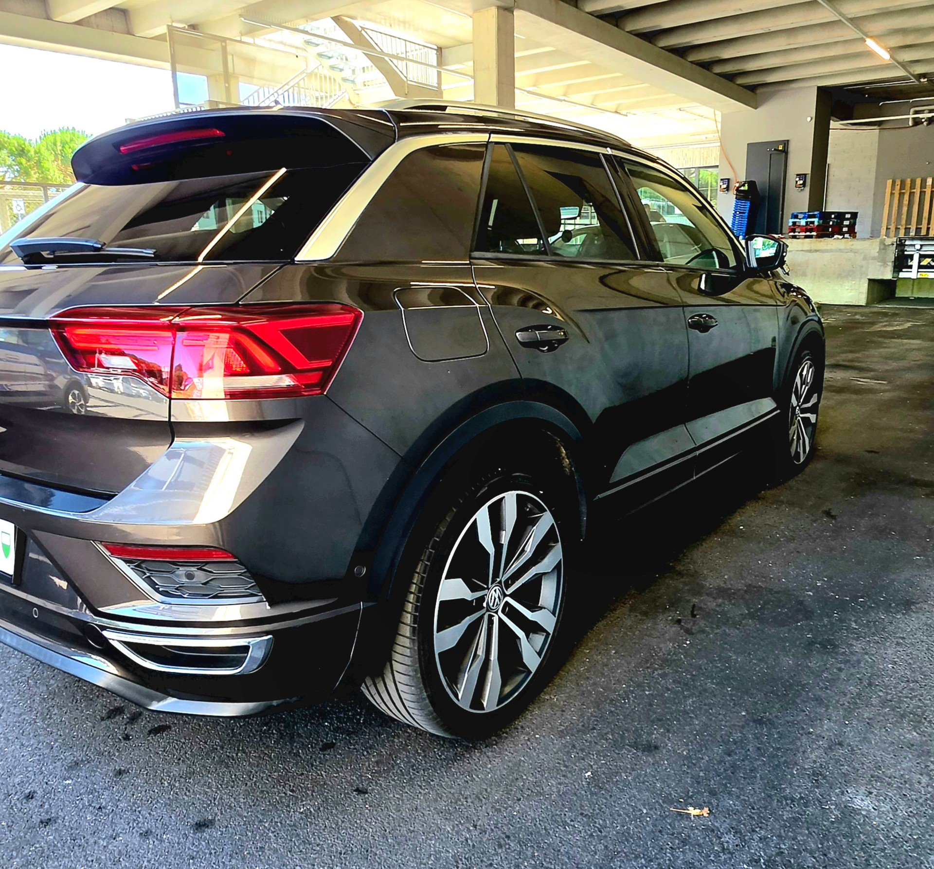VW T-Roc 2.0 TSI Sport DSG 4Motion-image-2