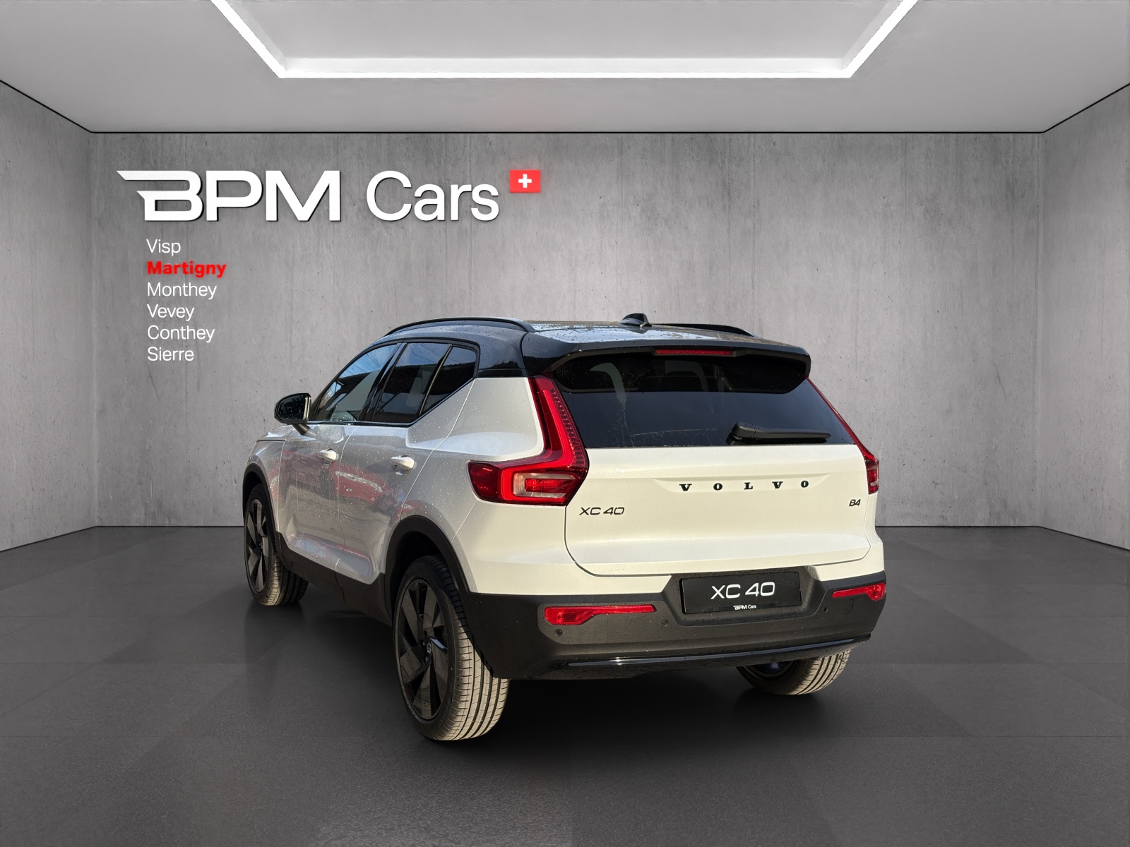 VOLVO XC40 B4 Benzin Mild Hybrid Ultra Black Edition DCT-showroom-element-3