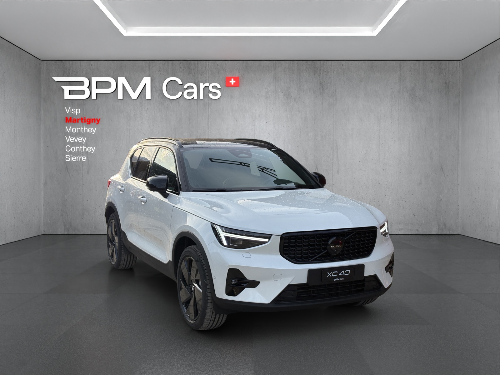 VOLVO XC40 B4 Benzin Mild Hybrid Ultra Black Edition DCT-showroom-element-1