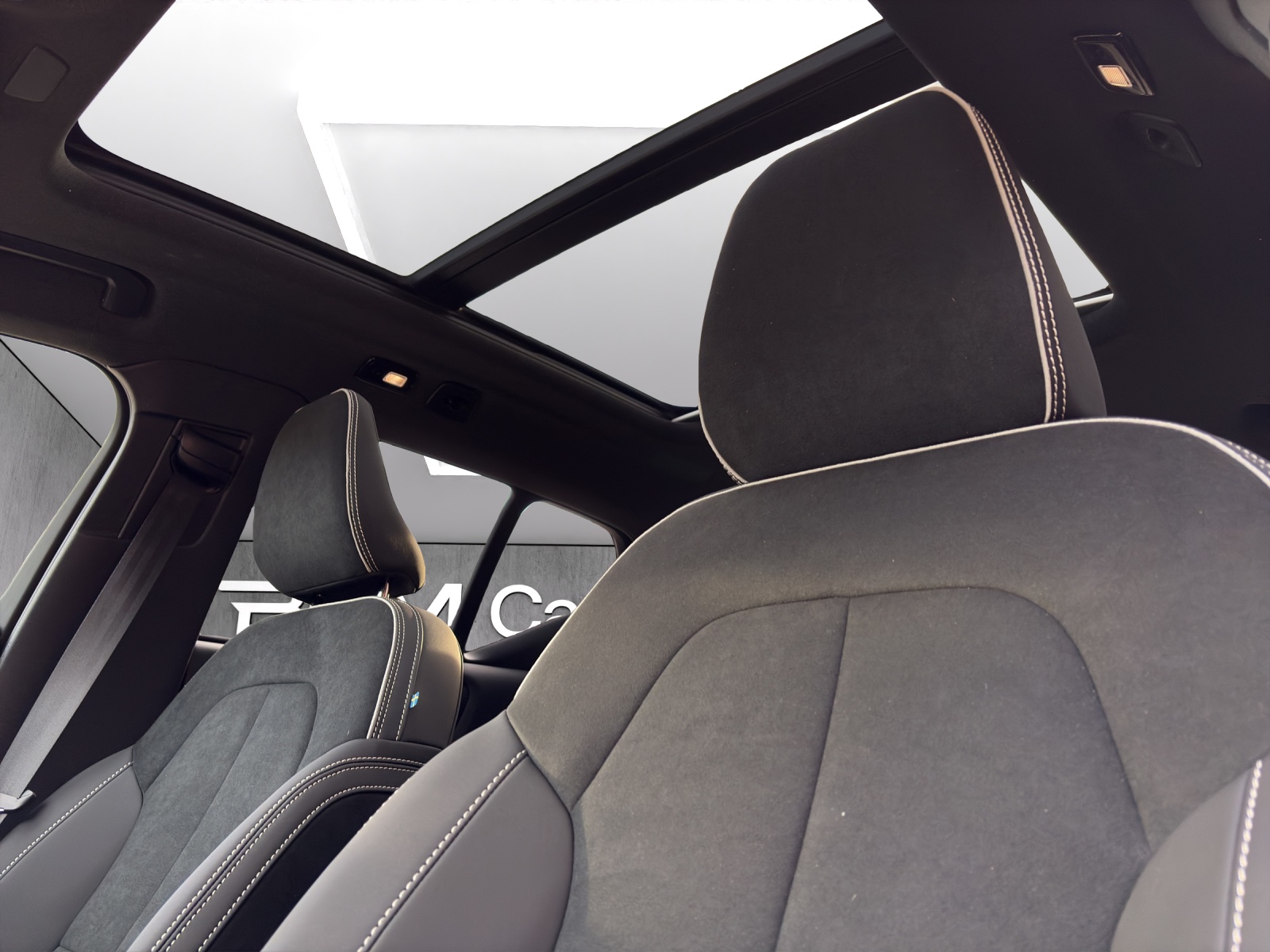 VOLVO XC40 B4 Benzin Mild Hybrid Ultra Black Edition DCT-image-13