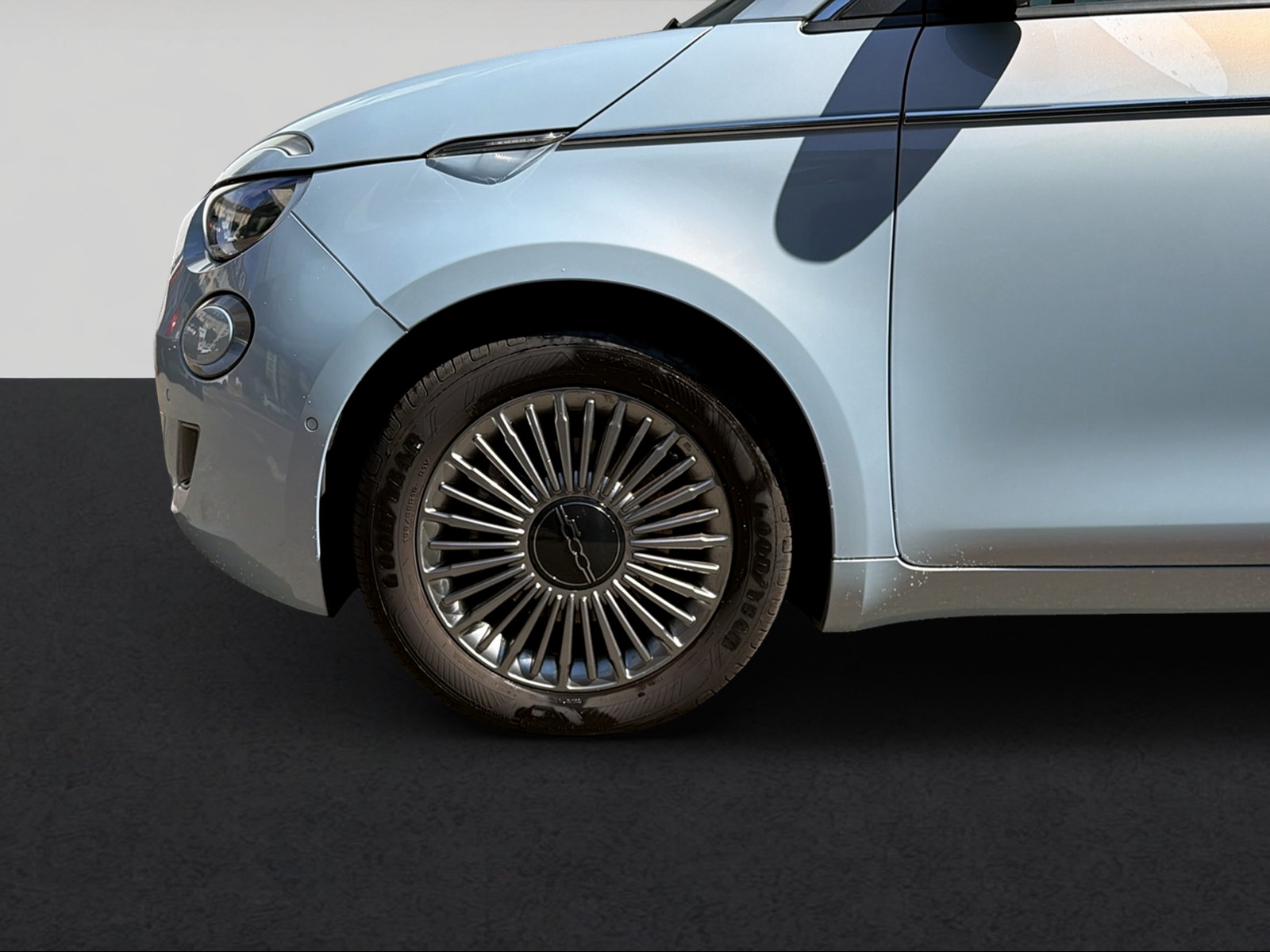 FIAT 500 C electric 87 kW Swiss Edition-showroom-element-2