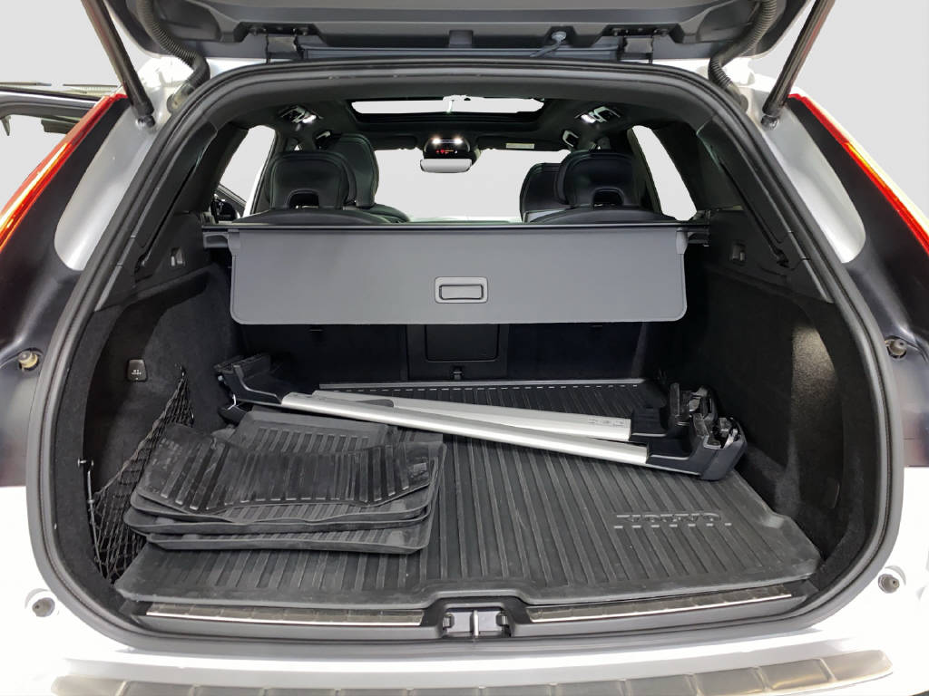 VOLVO XC60 2.0 B5 MH R-Design AWD-image-12